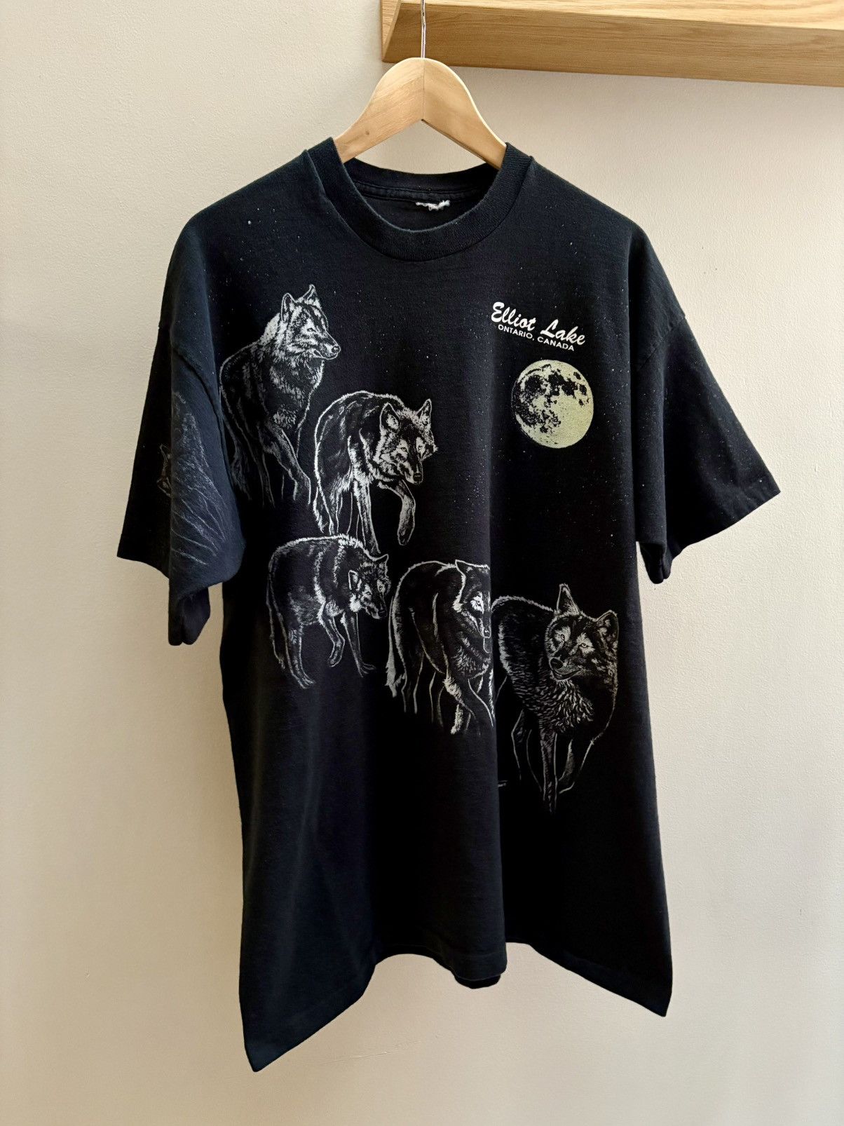 Vintage Elliot Lake Ontario VTG 90s black wolf AOP t-shirt XL Size US XL / EU 56 / 4 - 1 Thumbnail