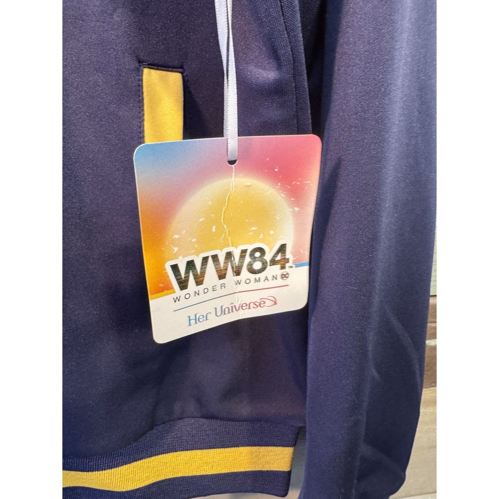 DC Comics Her Universe DC Wonder Woman WW84 Women’s Full Zip Track Ja Size XL / US 12-14 / IT 48-50 - 4 Thumbnail