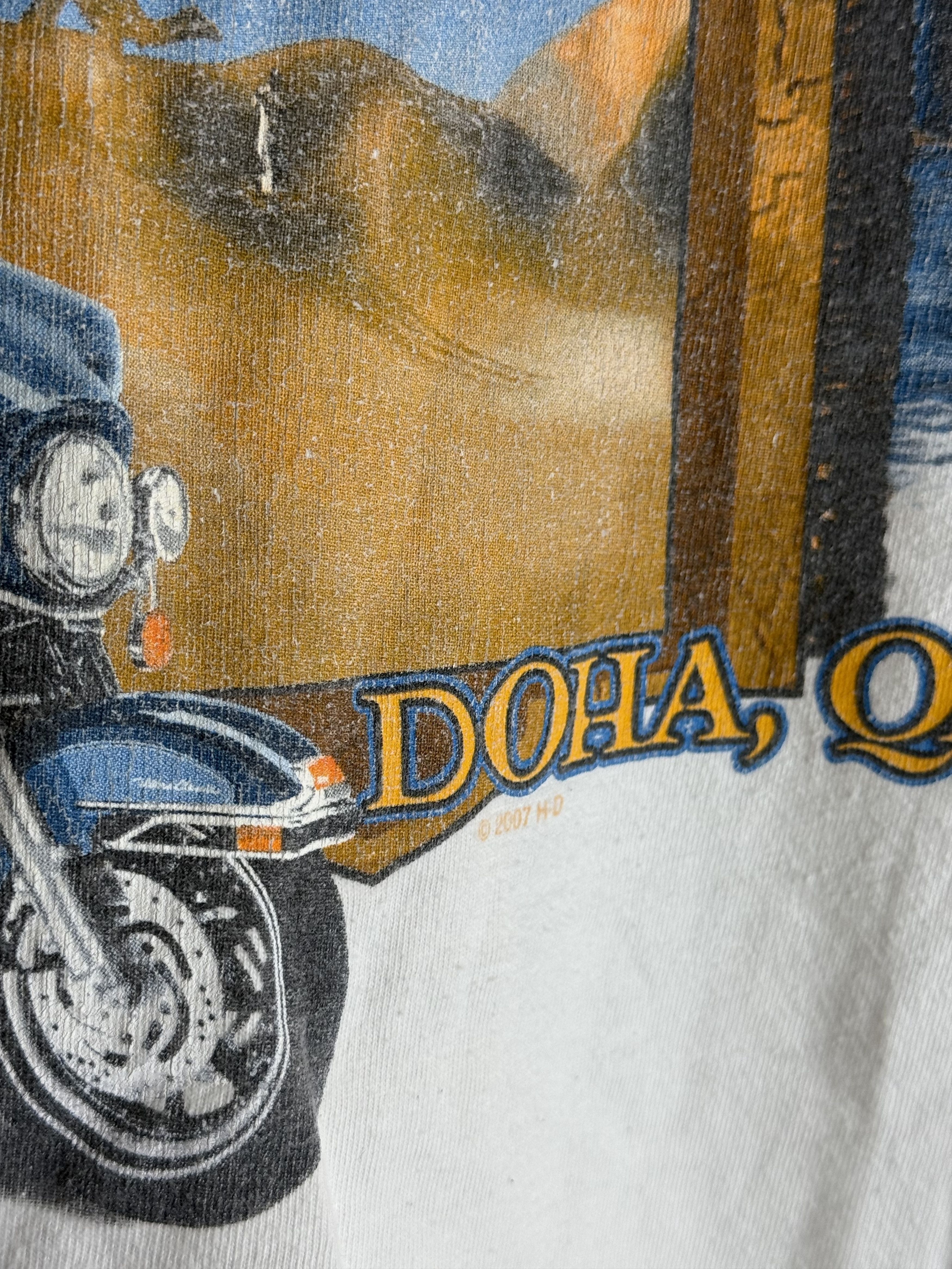 Harley Davidson × Vintage 2007 harley davidson tee T-ShirtWhite Qatar Skull Wings Y2k Size US L / EU 52-54 / 3 - 6 Thumbnail