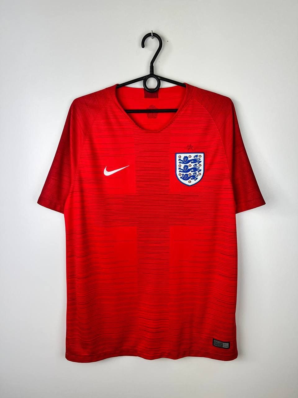 Vintage England Nike 2018-2019 jersey t-shirts size M Size US M / EU 48-50 / 2 - 1 Thumbnail
