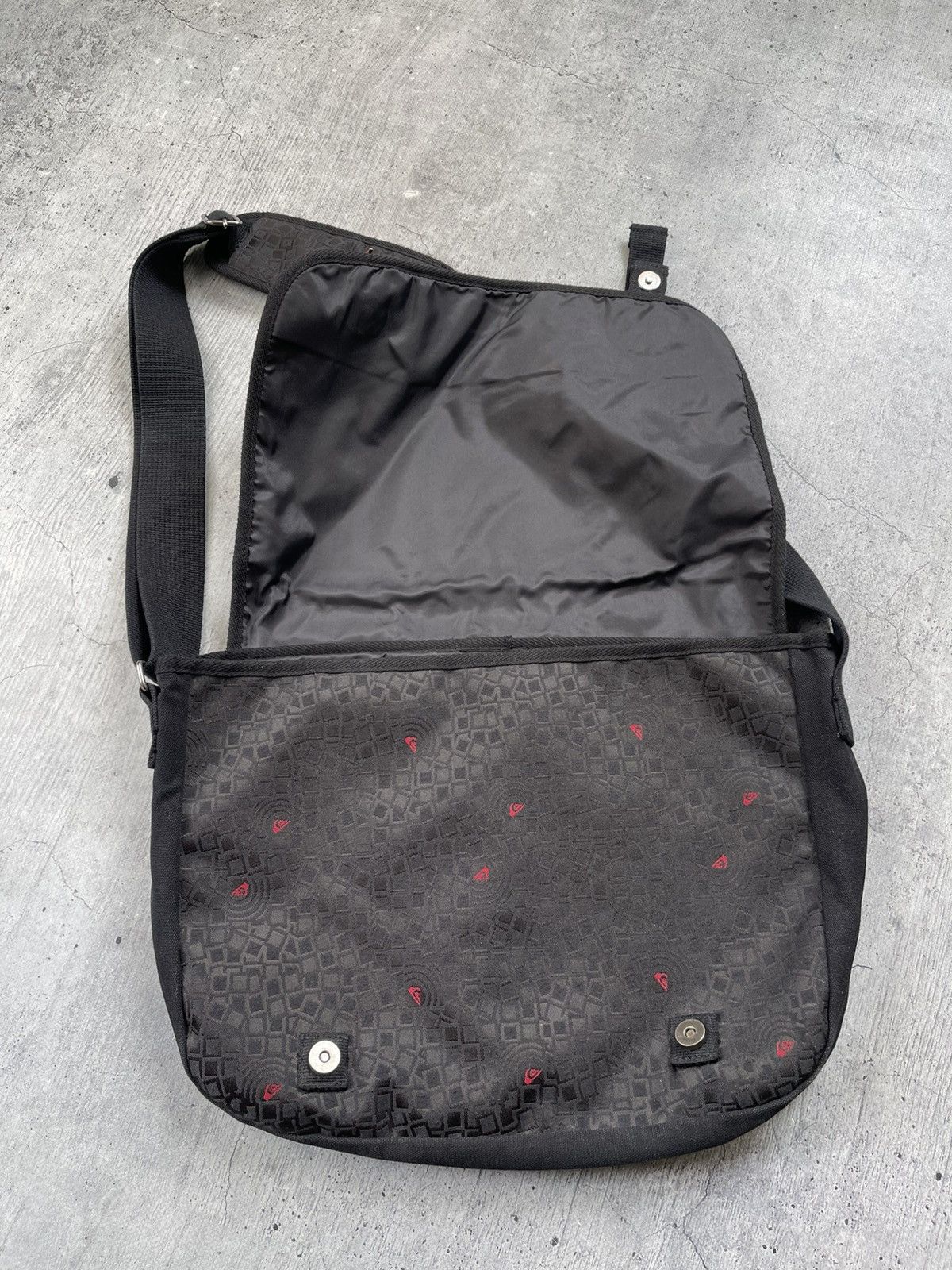 Quiksilver × Vintage Vintage Y2K Monogram Japanese messenger Quiksilver bag Size ONE SIZE - 4 Thumbnail