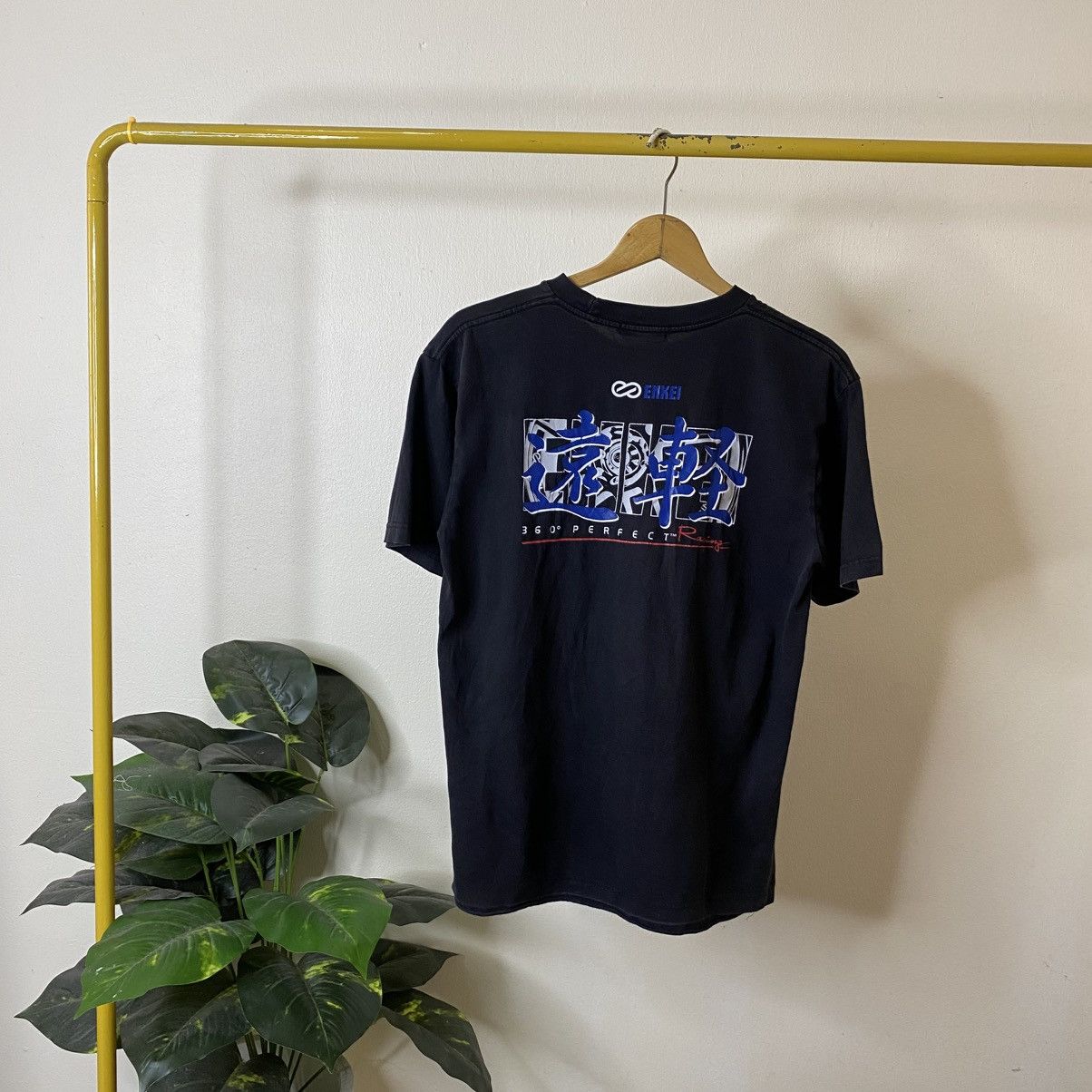 Vintage 2000s Enkei Wheels Racing T Shirt Size US L / EU 52-54 / 3 - 1 Thumbnail