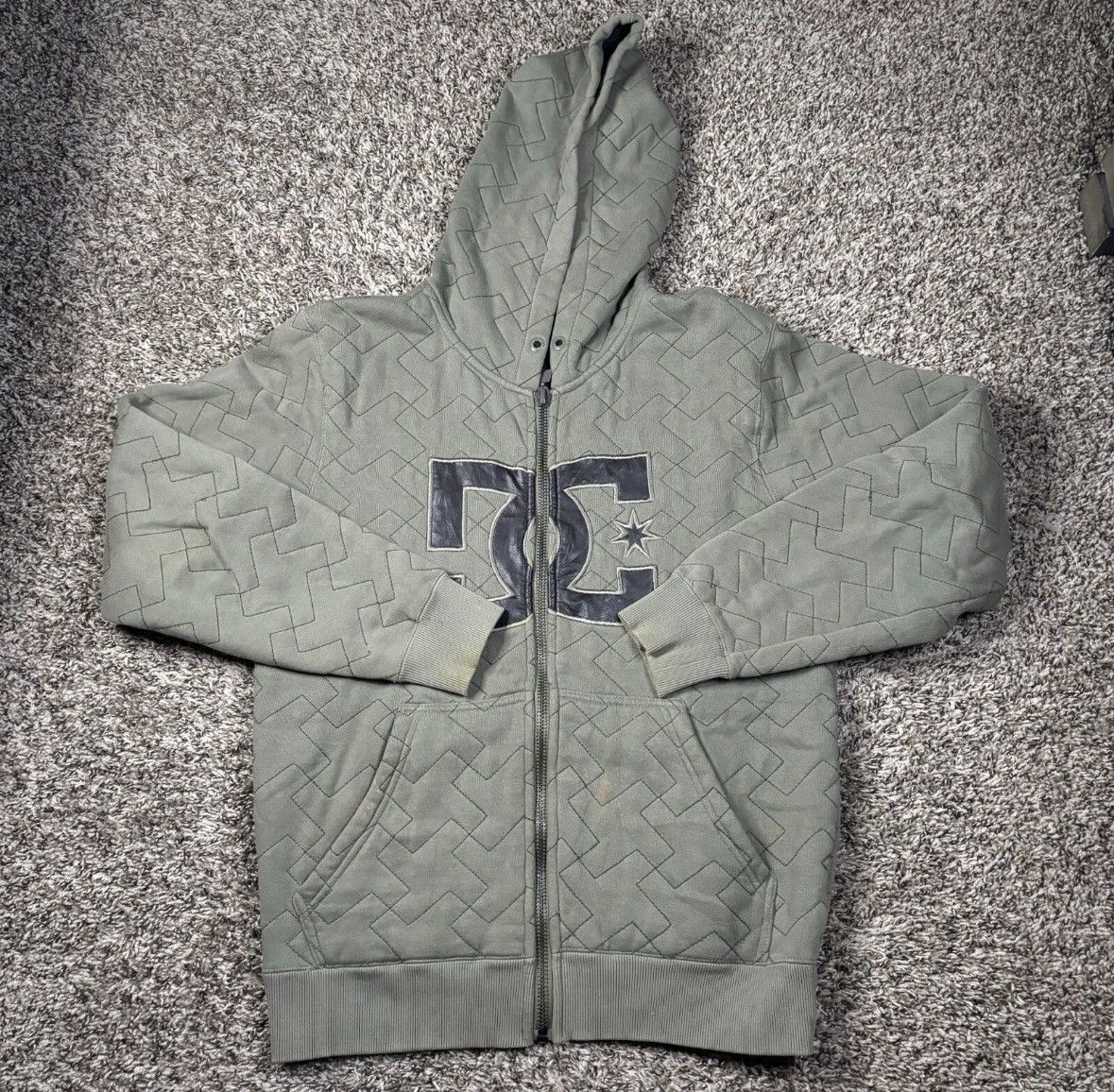 DC DC Shoes Hoodie Olive Embroidered Size US S / EU 44-46 / 1 - 1 Thumbnail