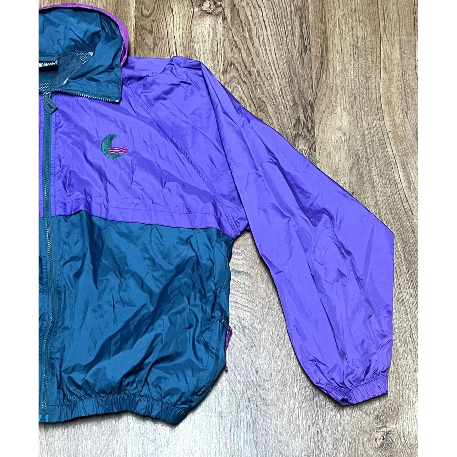 Dunbrooke VINTAGE Dunbrooke Windbreaker Jacket Womens 90s Purple Green Nylon Zip Full Zip Lightweight Mid-Length Long Sleeve Regular Size S/M Size S / US 4 / IT 40 - 2 Thumbnail