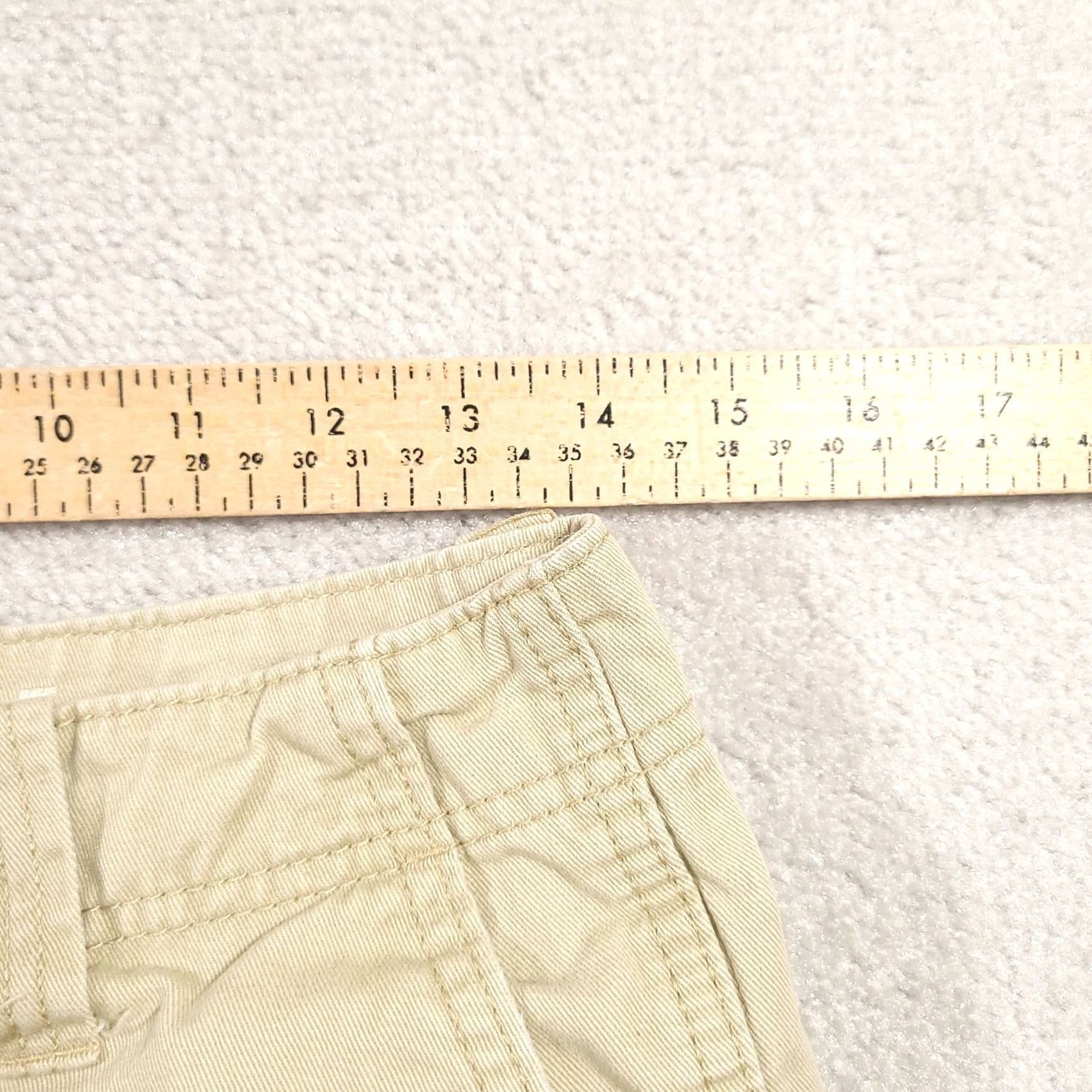 Vintage Aeropostale Bermuda Shorts Womens 27 Beige Khaki Cotton Casual - Good Used Condition Size 27" / US 4 / IT 40 - 4 Thumbnail