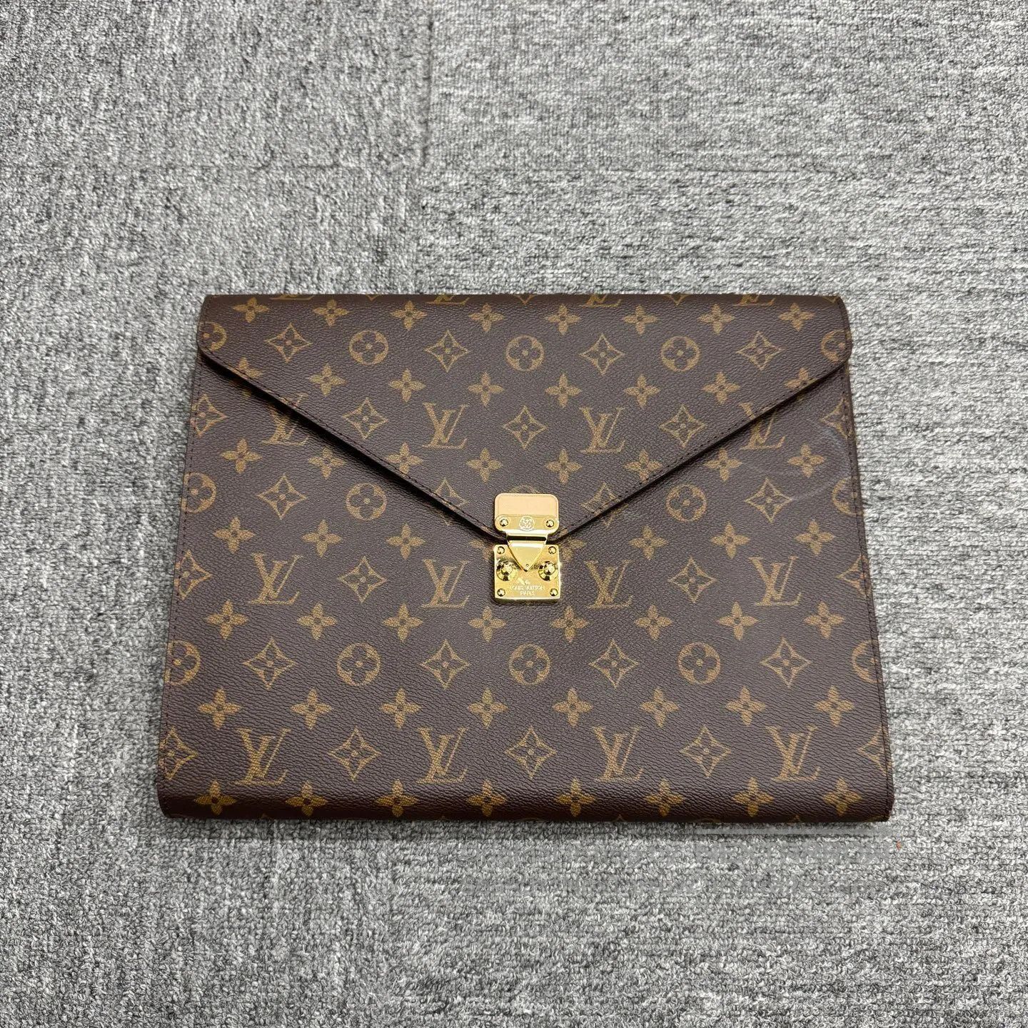 Louis Vuitton Louis Vuitton Brown, vintage-style envelope-shaped compute Size ONE SIZE - 1 Thumbnail