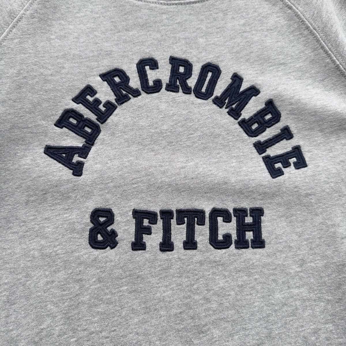 Abercrombie & Fitch ABERCROMBIE & FITCH BIG LOGO EMBROIDED LOGO SWEATSHIRT Size US S / EU 44-46 / 1 - 5 Thumbnail