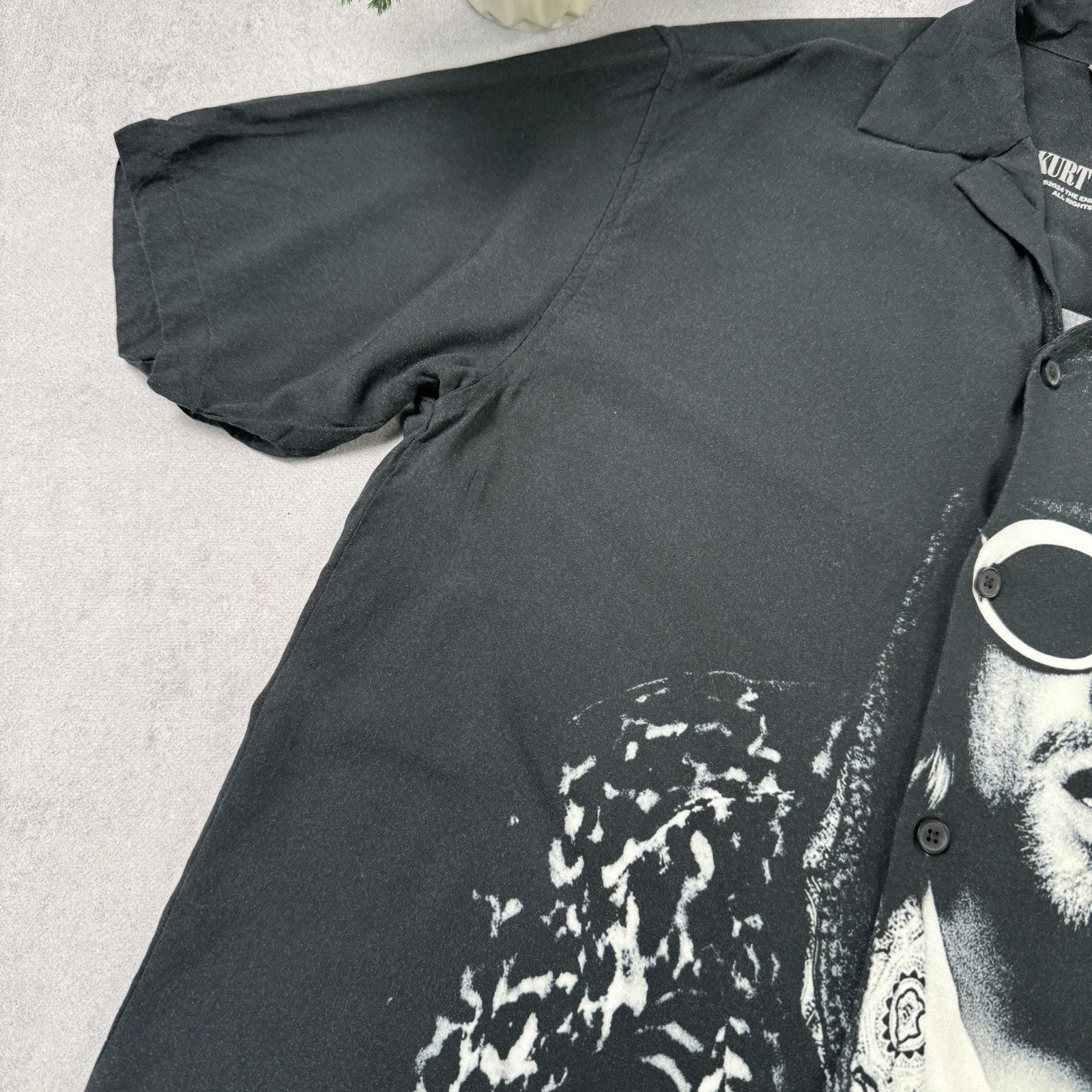 H&M H&M Kurt Cobain Overprint Button Up Men Shirt Short Sleeve Size US S / EU 44-46 / 1 - 7 Thumbnail