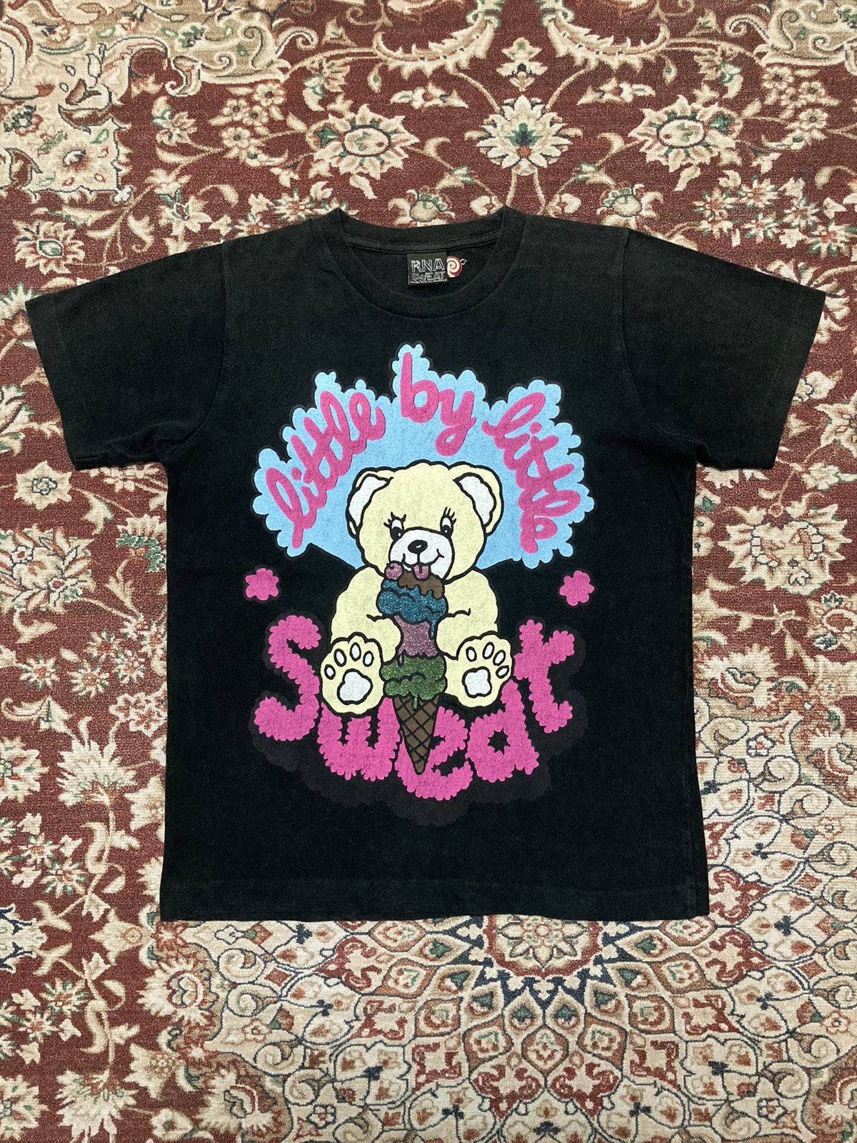 Japanese Brand × Vintage RNA Inc. “little by little” T-Shirt Size S / US 4 / IT 40 - 1 Thumbnail
