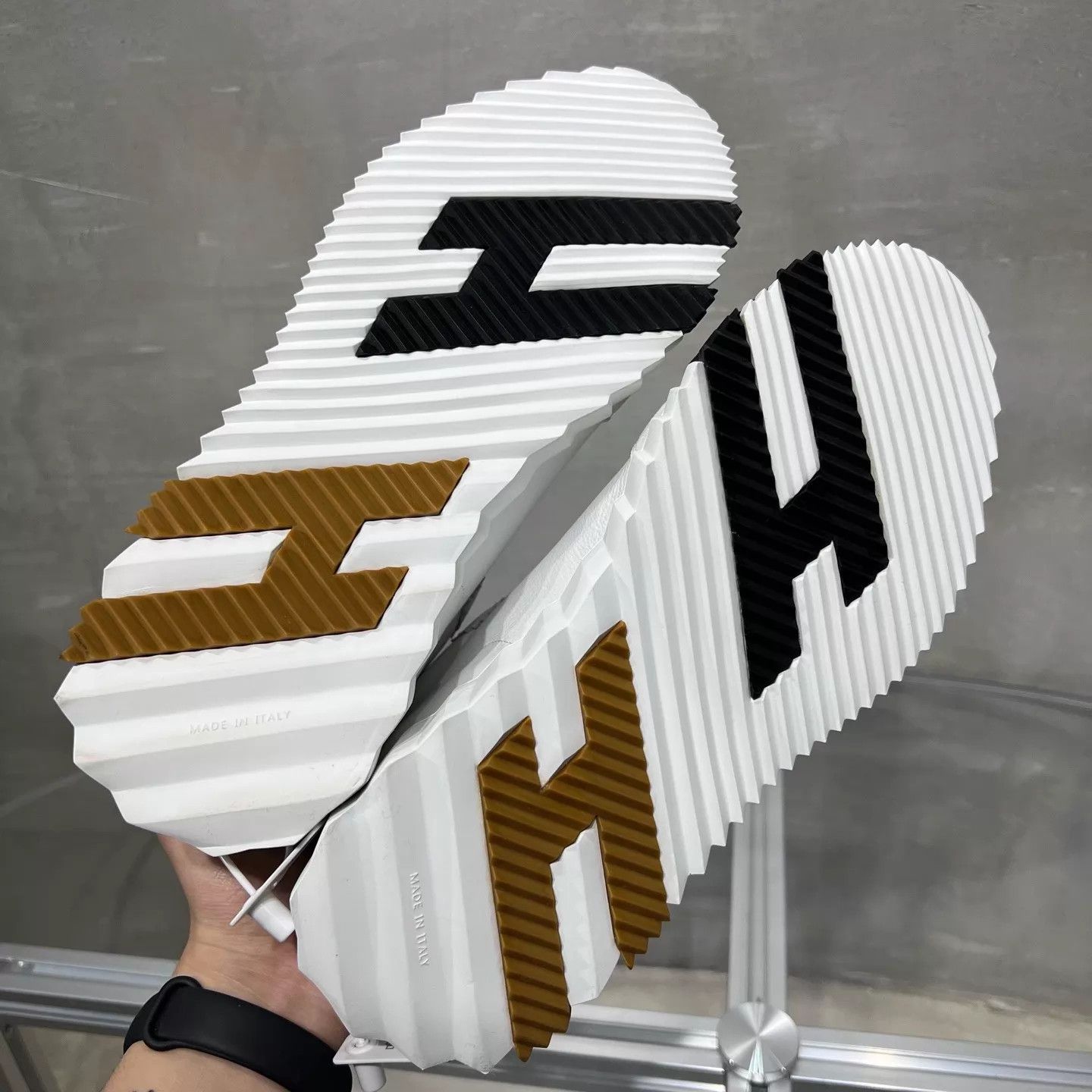 Hermes Hermes Bouncing White Brown Sneakers Worn Once 40 Size US 8.5 / EU 41-42 - 7 Thumbnail