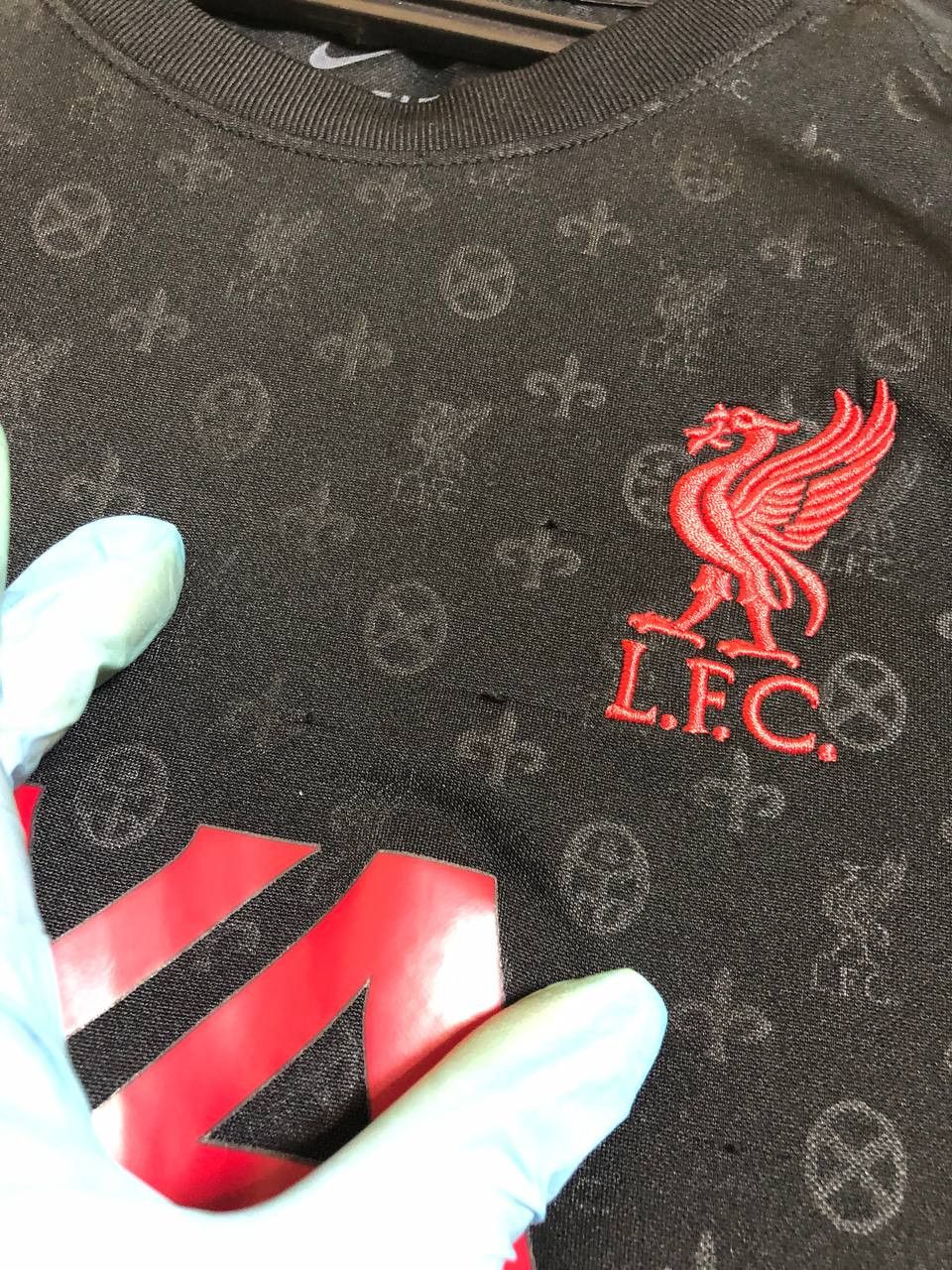 Nike Nike Liverpool Soccer Jersey Training Football Shirt Size US S / EU 44-46 / 1 - 7 Thumbnail