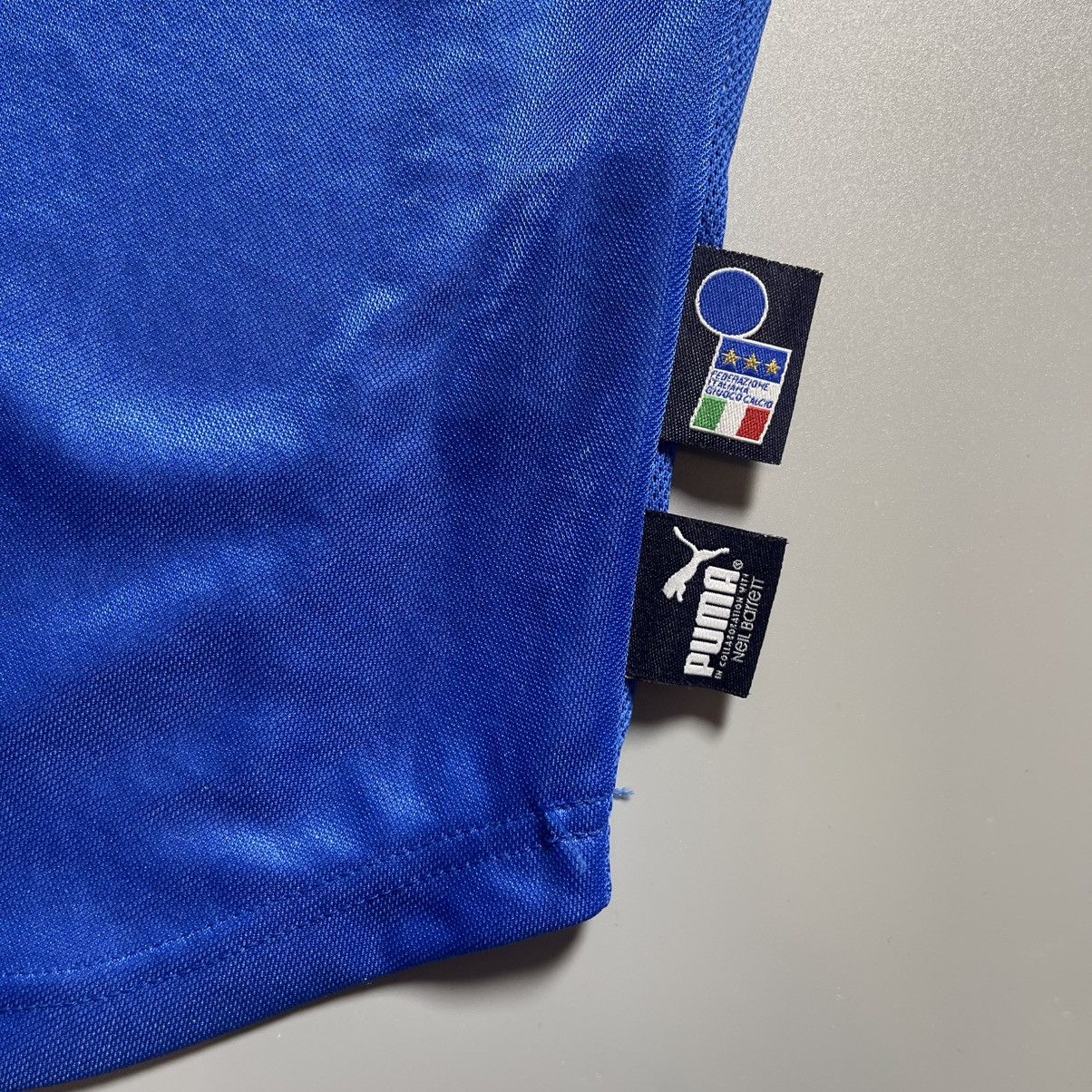 Puma × Vintage ITALY PUMA 2004 EURO FOOTBALL SOCCER HOME JERSEY Size US XXS / EU 40 - 3 Thumbnail