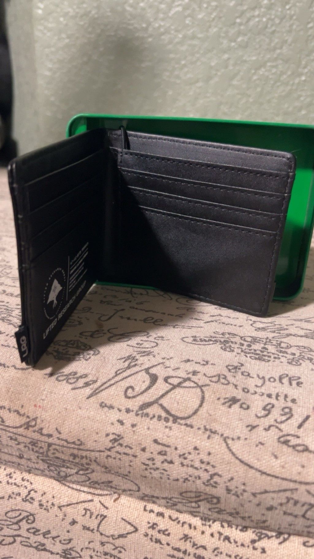 LRG MENS LRG LIFTED RESEARCH GROUP BLACK BIFOLD WALLET w tin box Size ONE SIZE - 2 Thumbnail