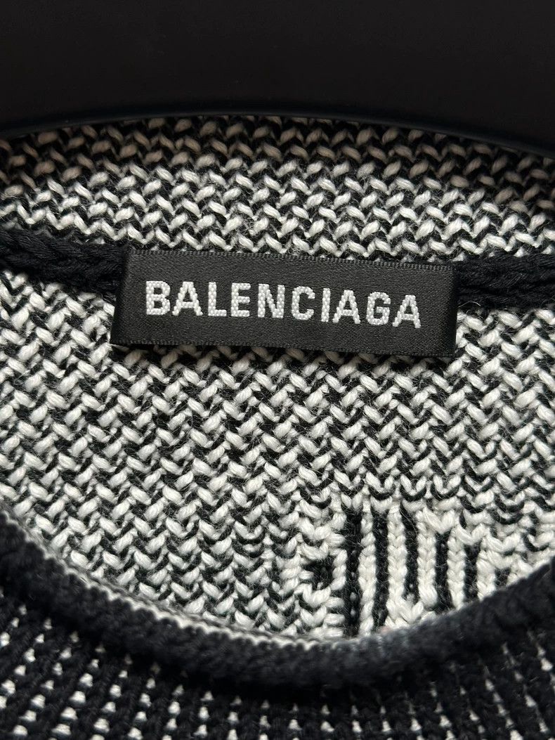 Balenciaga Balenciaga Cursive alphabet bullet screen sweater Size US S / EU 44-46 / 1 - 4 Thumbnail