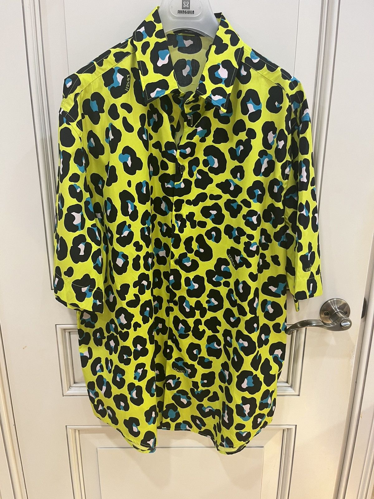 Versace Leopard print short.sleeve shirt size48 Size US M / EU 48-50 / 2 - 5 Thumbnail