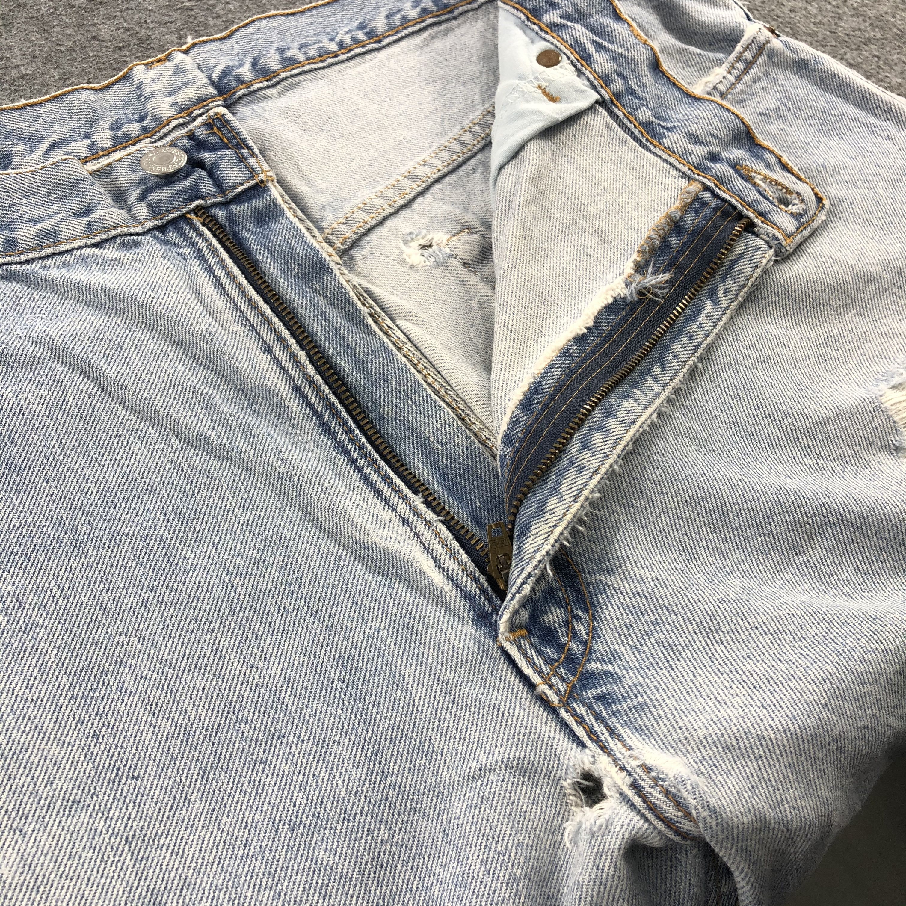Levi's Vintage 90s Light Wash Levis 560 Jeans-JM1460 Size US 38 / EU 54 - 9 Thumbnail