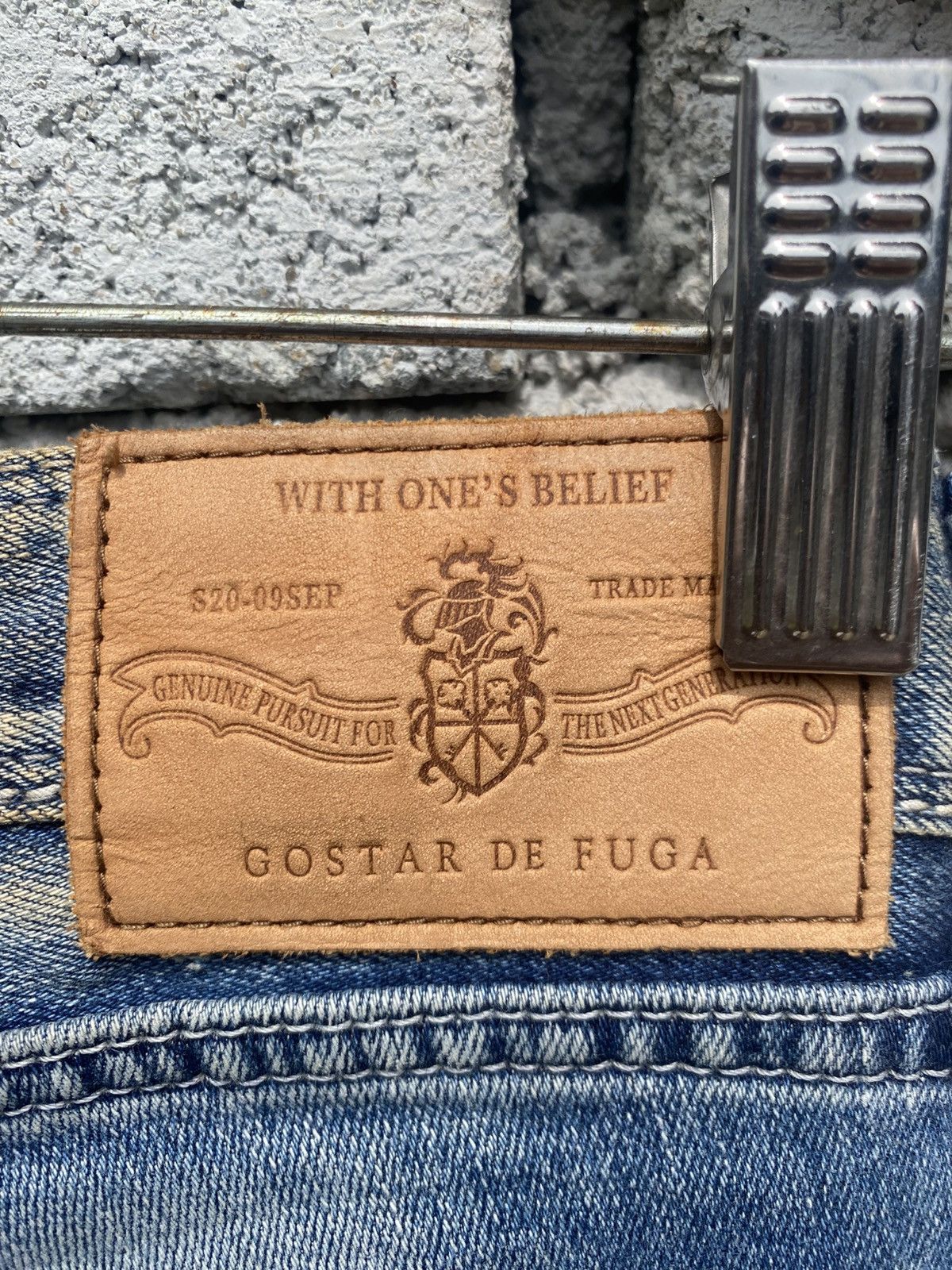 GOSTAR DE FUGA Distressed style gostar de fuga s20-09sep jeans unisex Size US 32 / EU 48 - 12 Thumbnail