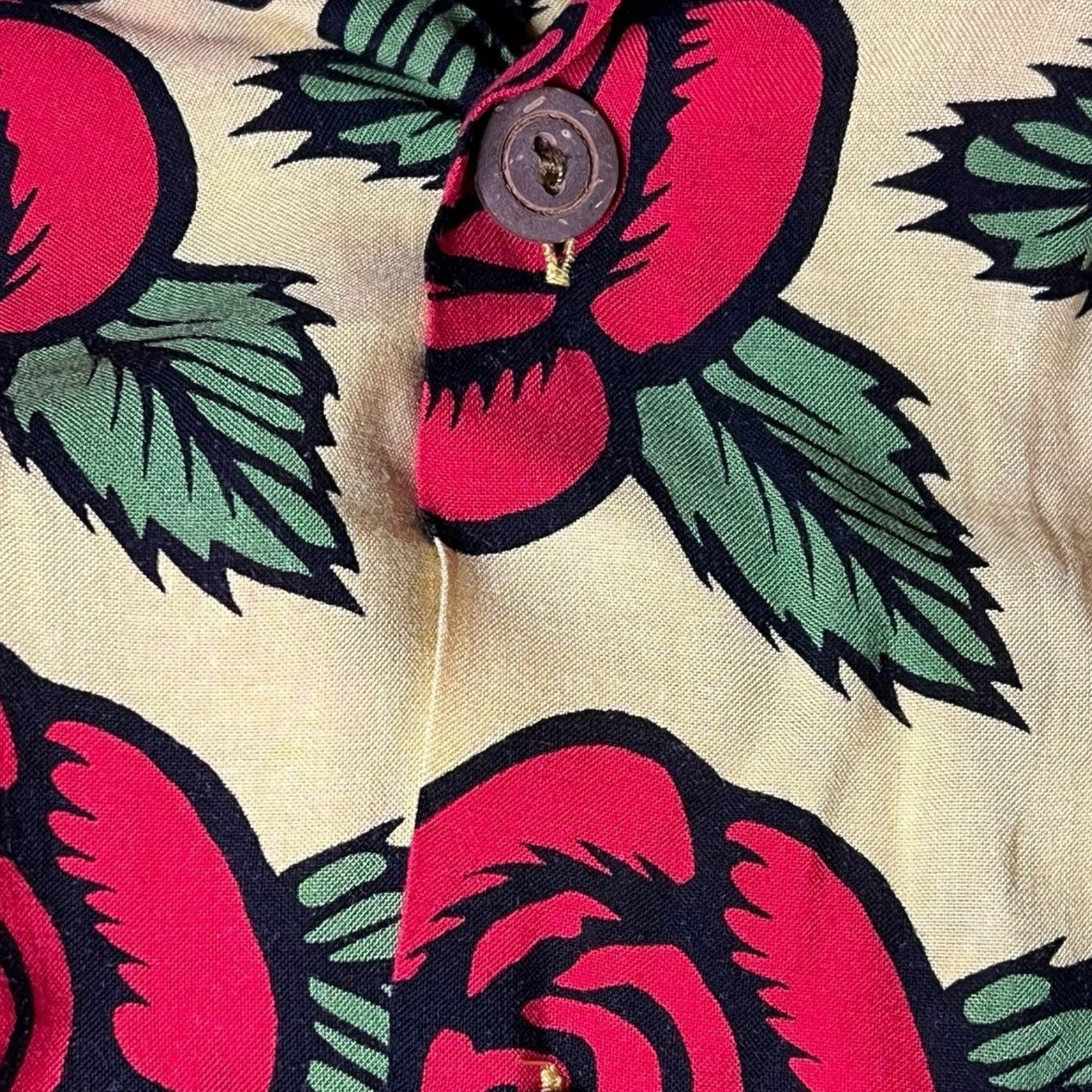 Mambo MAMBO LOUD VTG Rare Hawaiian Floral Bruce Goold’s Roses Lg Size US L / EU 52-54 / 3 - 5 Thumbnail