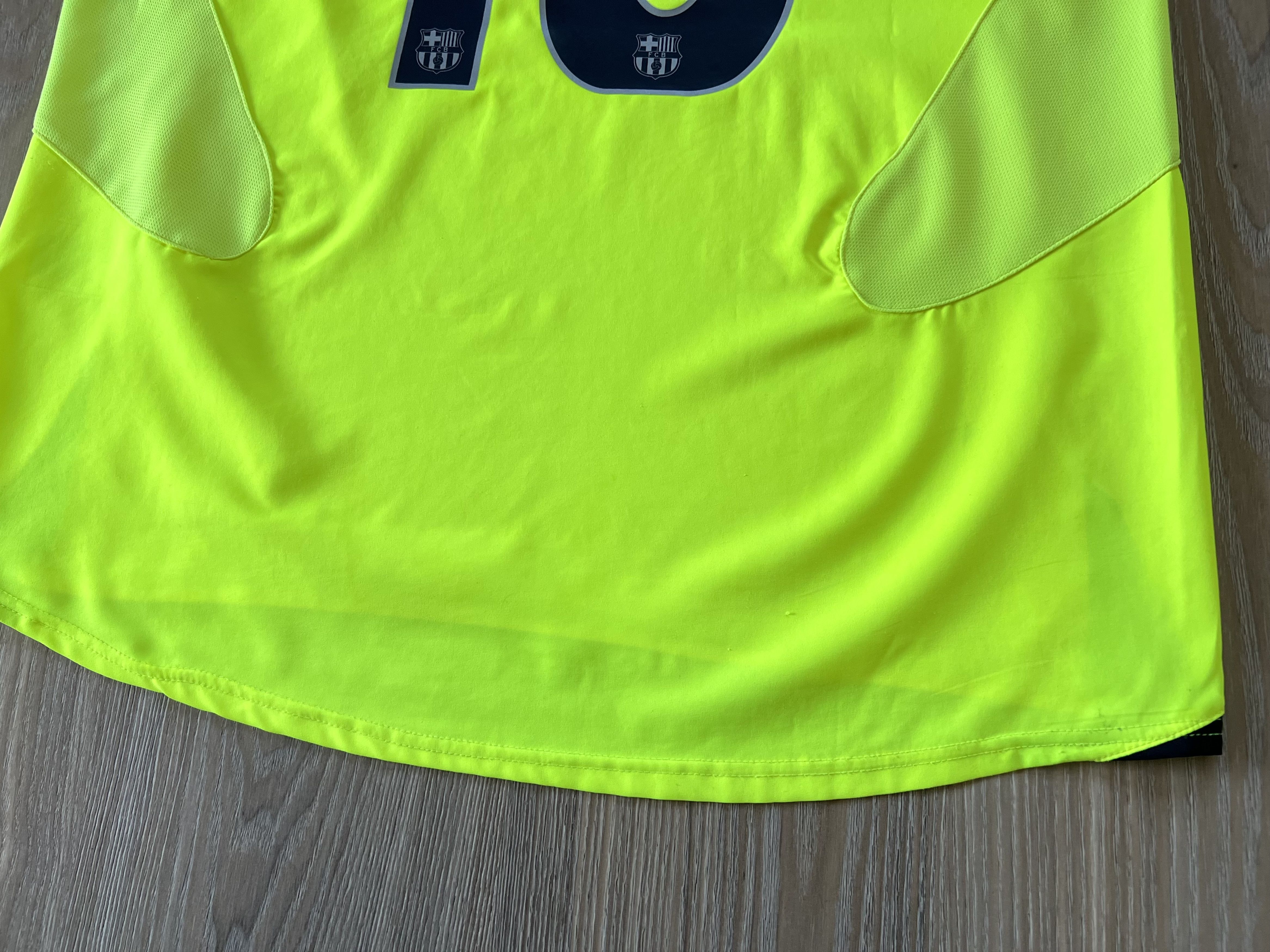 Nike Nike Barcelona Away Jersey Ronaldinho #10 2005-2006 Size US XL / EU 56 / 4 - 9 Thumbnail