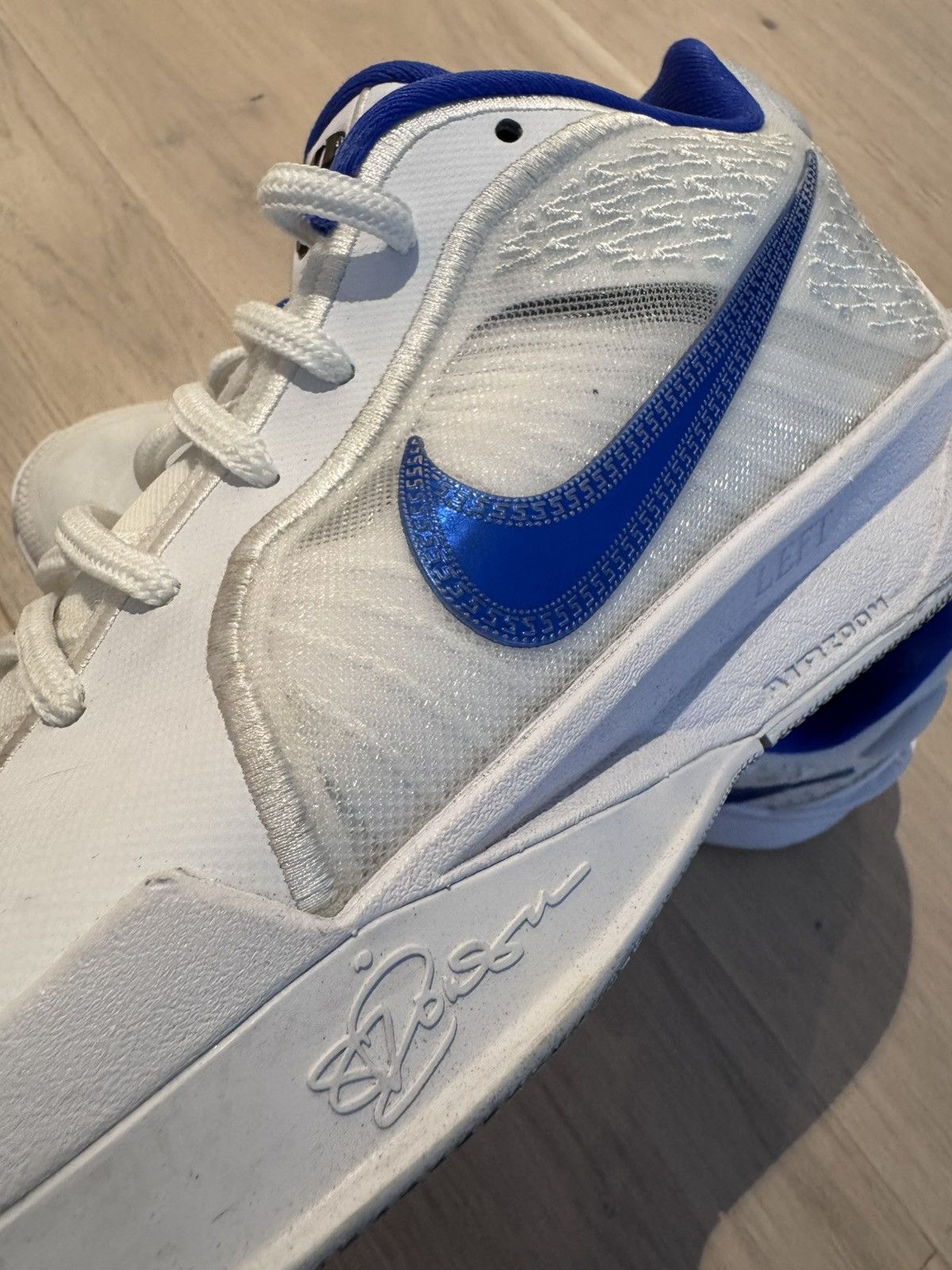 Nike Nike Sabrina 2 ID men size 9 white blue Size US 9 / EU 42 - 8 Thumbnail