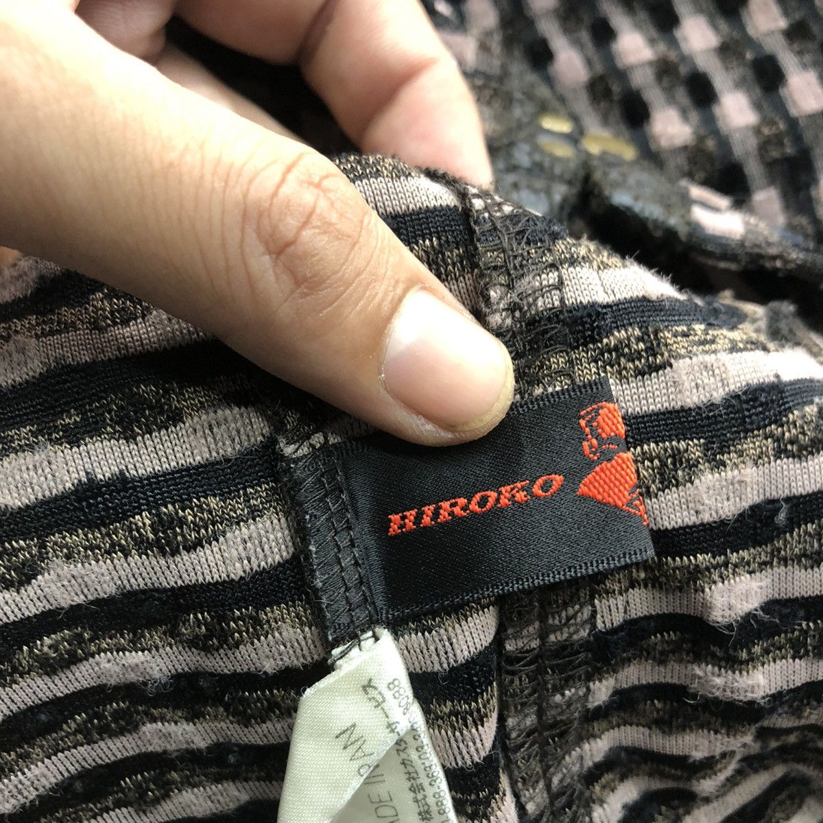 Hiroko Koshino Homme Vintage 1990s Hiroko Koshino Japan Unique Hooded Jacket Size S / US 4 / IT 40 - 16 Thumbnail