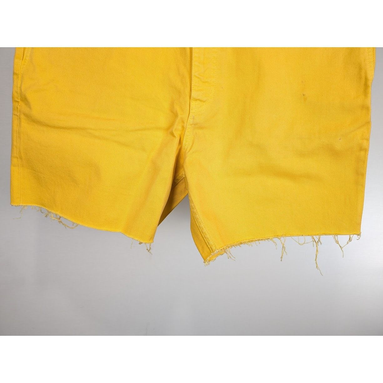 Saint Laurent Paris o1rshd1 Denim Short in Yellow Size US 34 / EU 50 - 11 Thumbnail