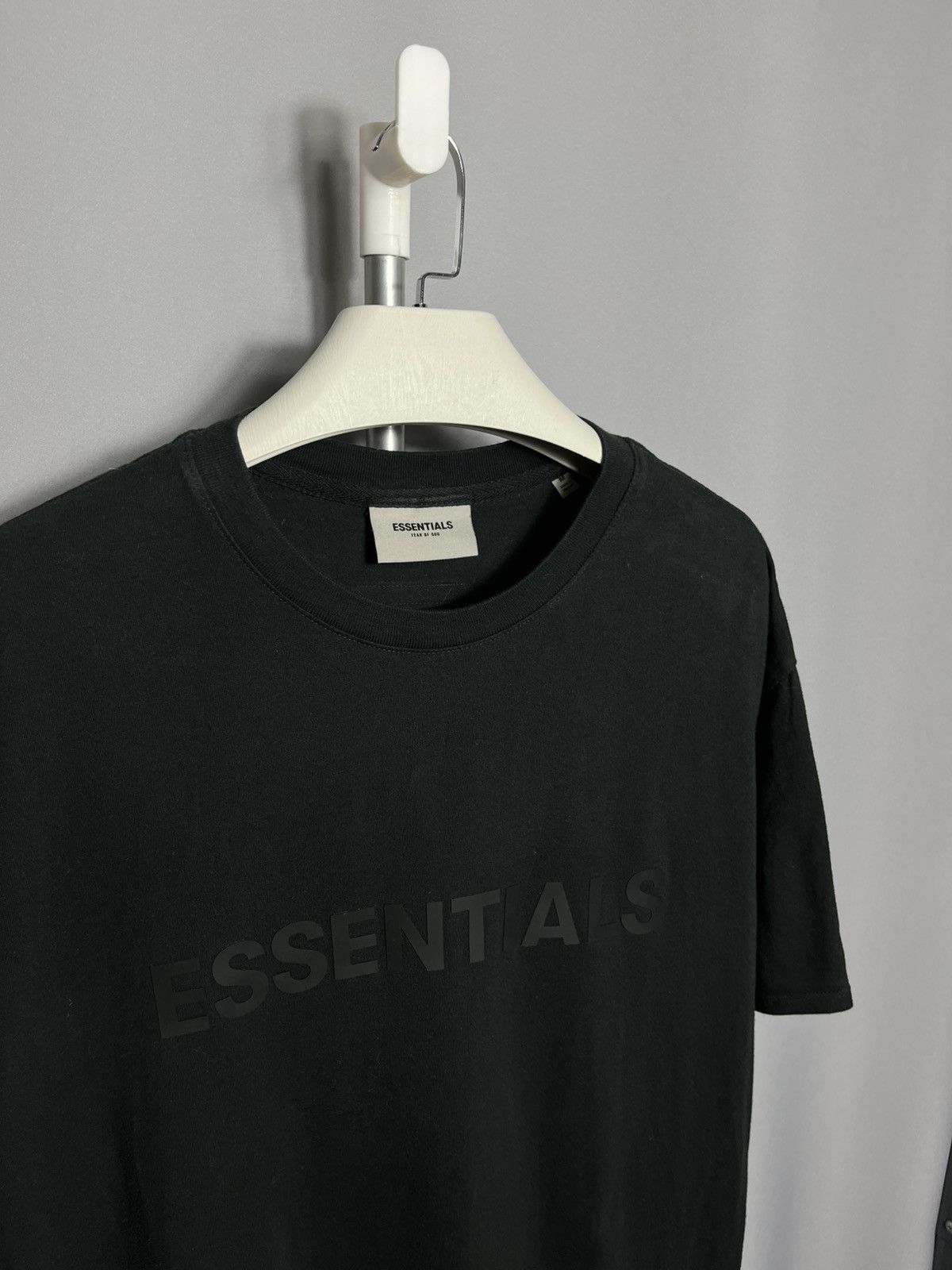 Fear of God FEAR OF GOD ESSENTIALS FRONT LOGO T-SHIRT BLACK COTTON Mens Size US M / EU 48-50 / 2 - 2 Thumbnail