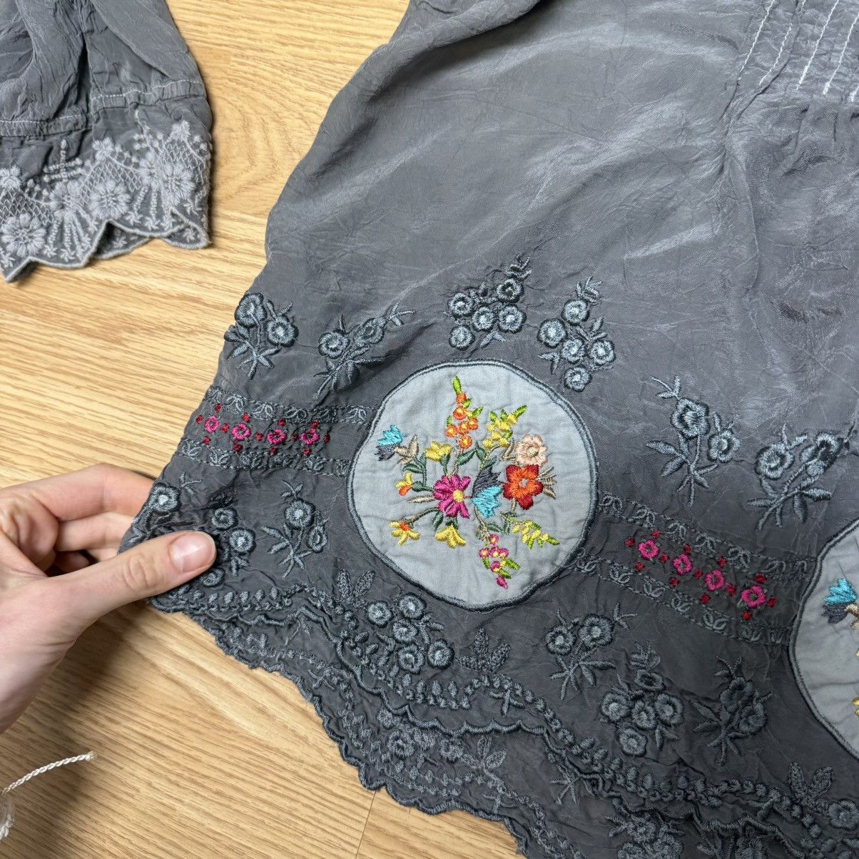 Johnny Was Johnny Was floral embroidered tunic blouse Size M / US 6-8 / IT 42-44 - 6 Thumbnail