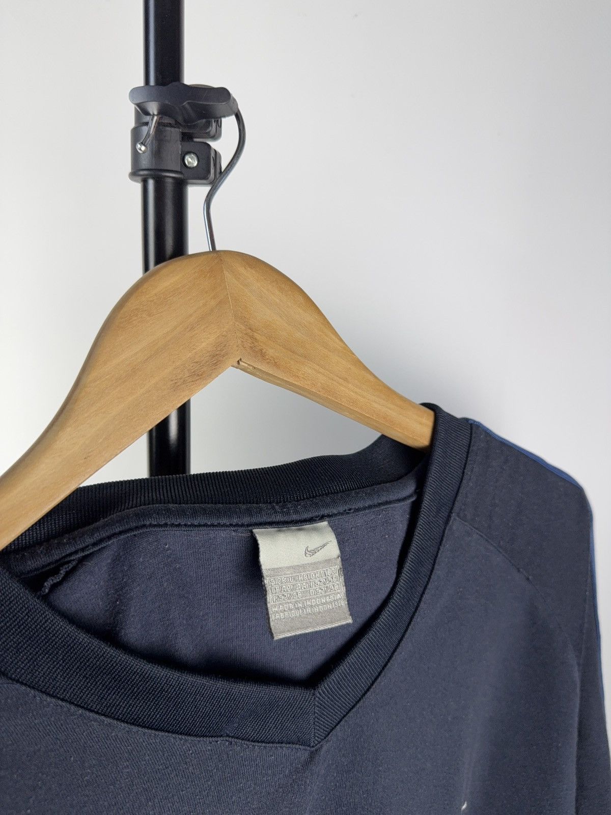 Nike × Vintage Vintage Nike T-shirt Small Swoosh Logo Tee Air Tn Retro Size US L / EU 52-54 / 3 - 6 Thumbnail