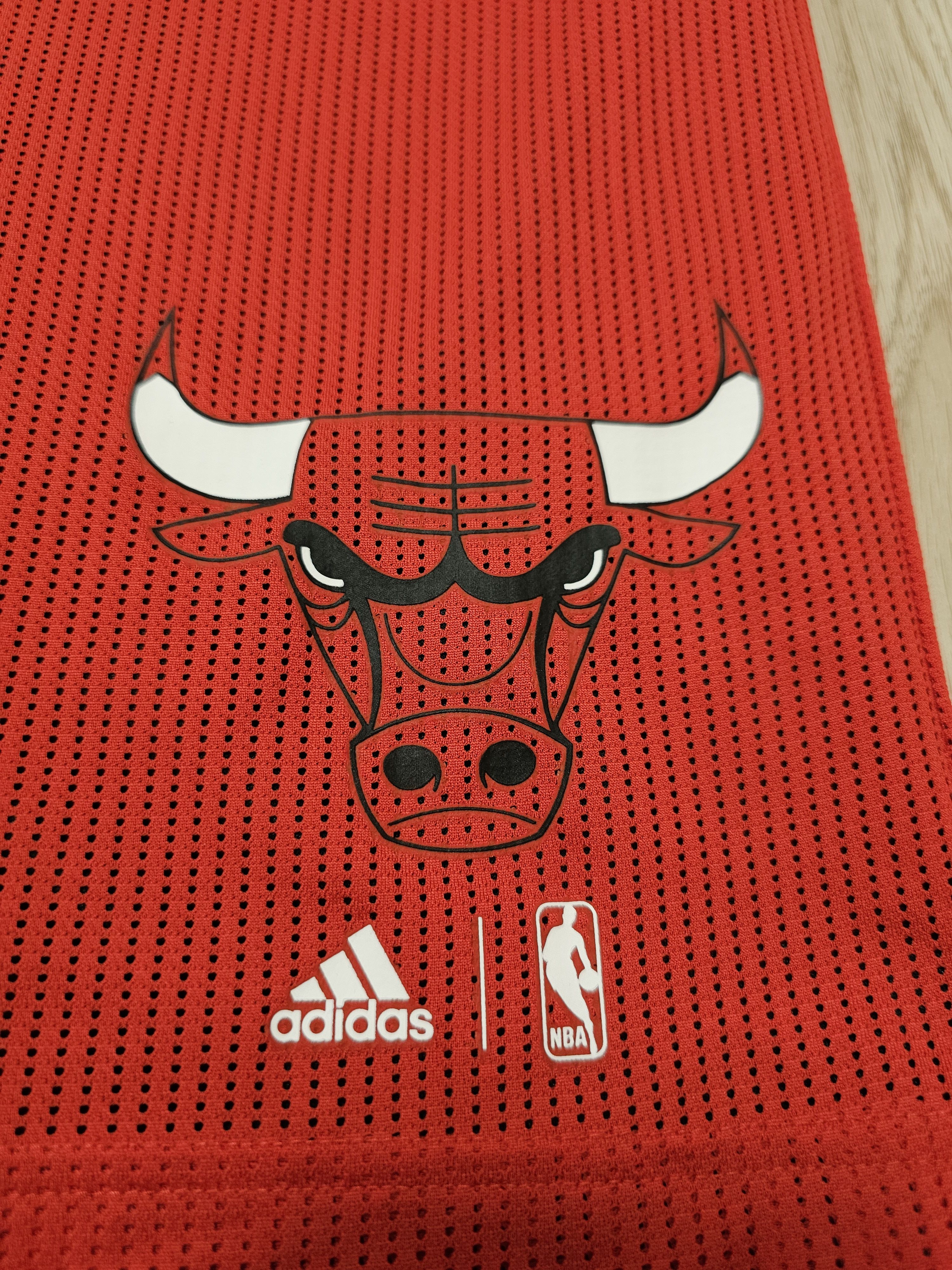 NBA CHICAGO BULLS JERSEY TWO SIDES TRAINIG BASKETBALL SHIRT Size US S / EU 44-46 / 1 - 6 Thumbnail