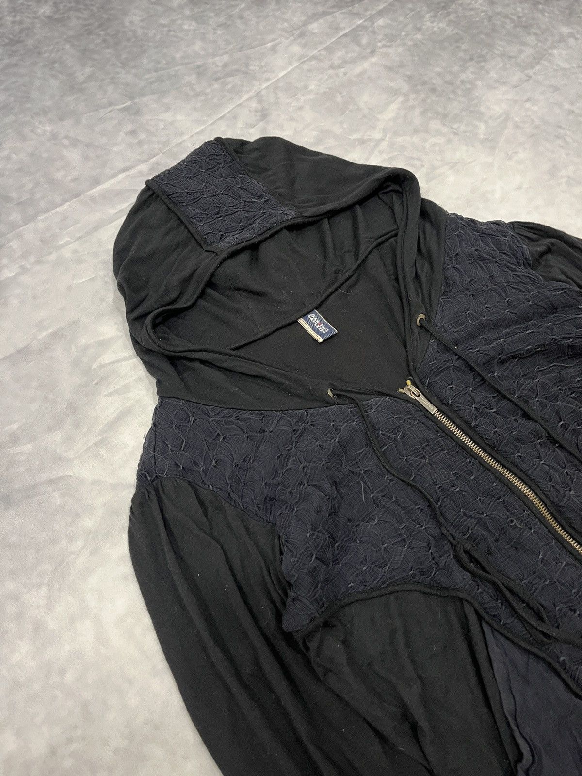 Jean Paul Gaultier Jean Paul Gaultier Textured Lace Structure Zip Hoodie Size L / US 10 / IT 46 - 2 Thumbnail