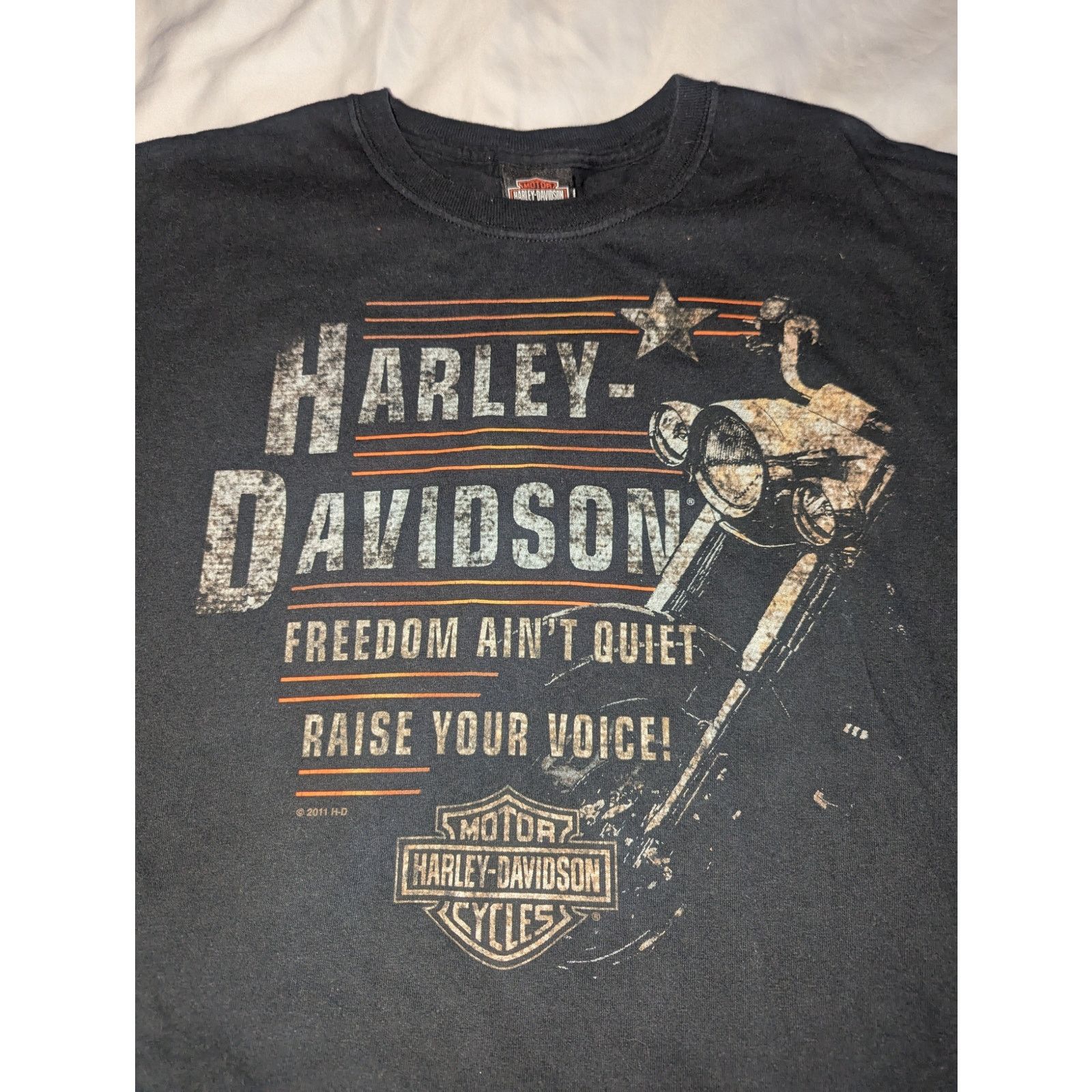 Harley Davidson 2011 Harley-Davidson Sturgis South Dakota T-Shirt Large USA Size US L / EU 52-54 / 3 - 3 Thumbnail