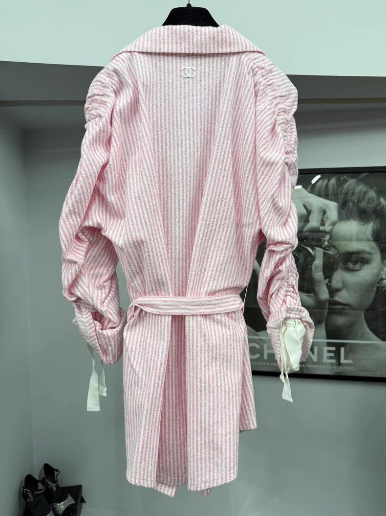 Chanel Chanel Pink and white colour block vertical striped pleate Size M / US 6-8 / IT 42-44 - 3 Thumbnail
