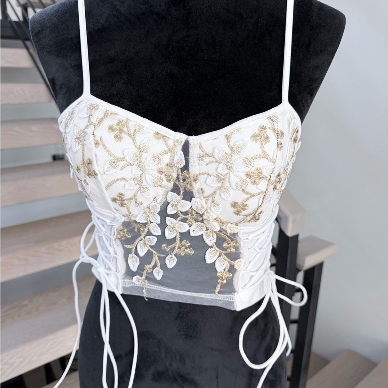 Other New Y2K Chic White Floral Lace-Up Crop Top size S Size S / US 4 / IT 40 - 7 Thumbnail