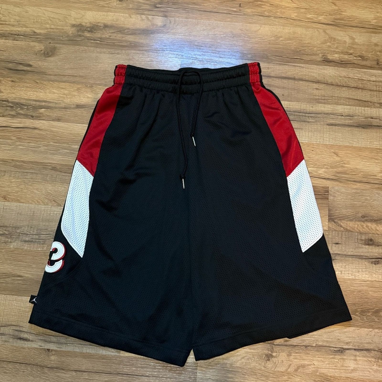 Jordan Brand Y2K Jordan 23 Mesh Shorts Bred Size US 27 - 2 Thumbnail