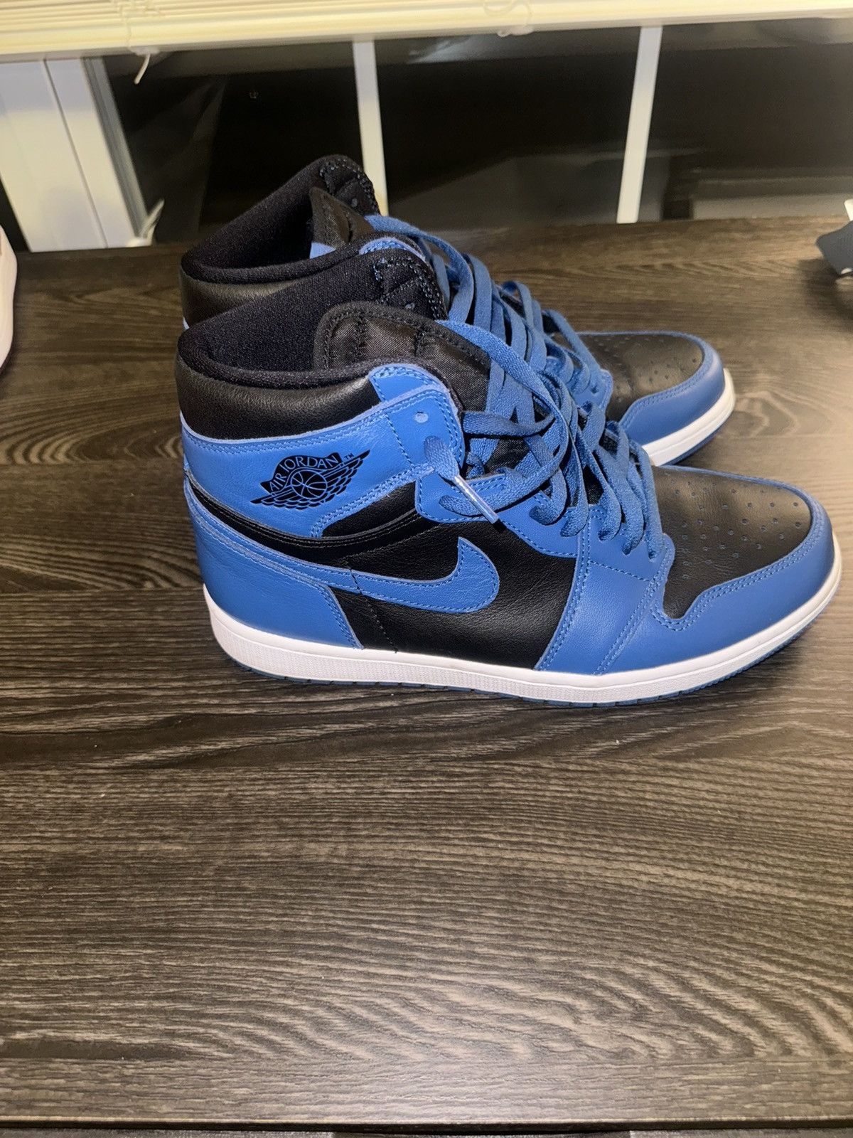 Nike Air Jordan 1 Size US 9.5 / EU 42-43 - 1 Thumbnail