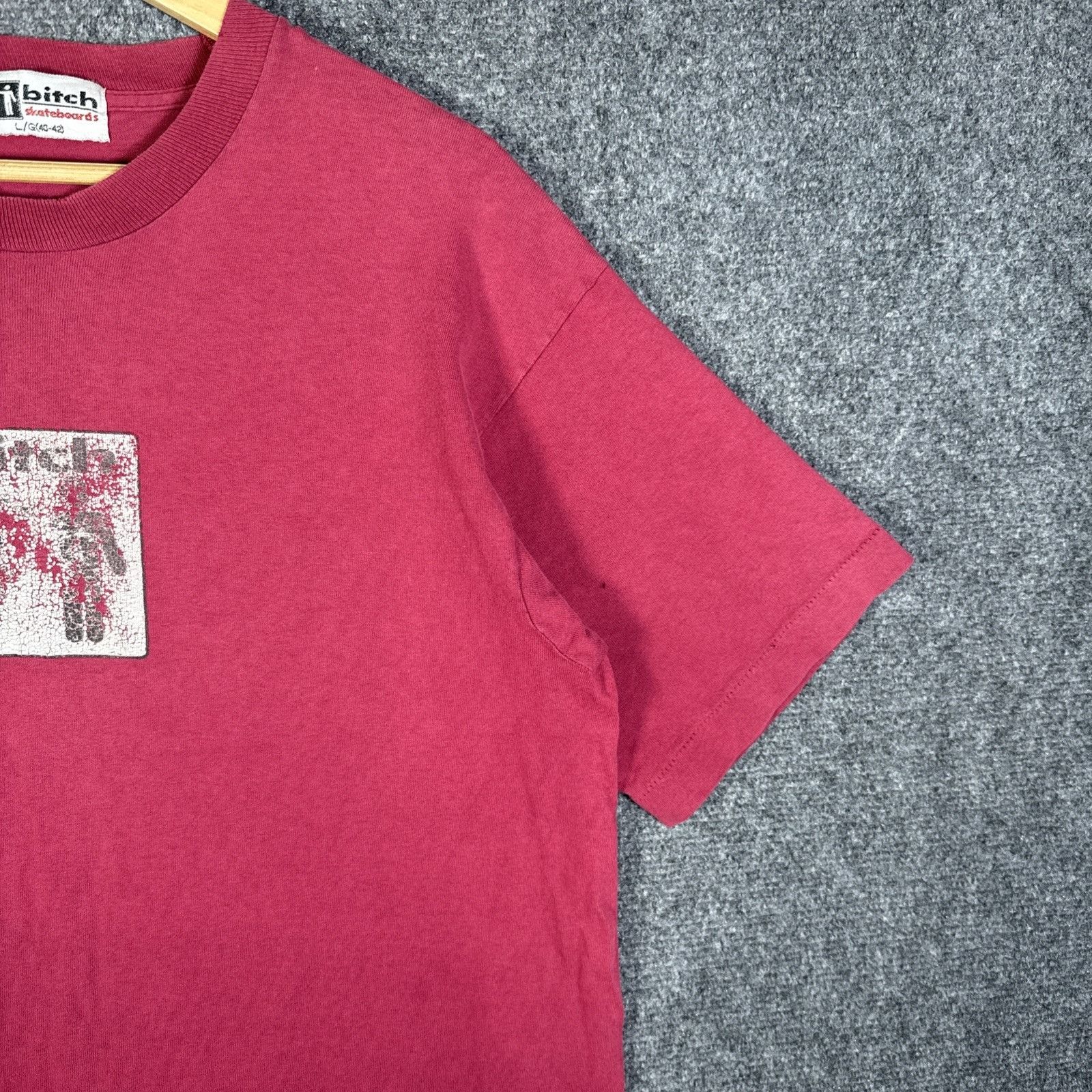 Blind Skateboards Vintage Bitch Skateboards Shirt Mens Large Red 90s USA Skate Size US L / EU 52-54 / 3 - 3 Thumbnail