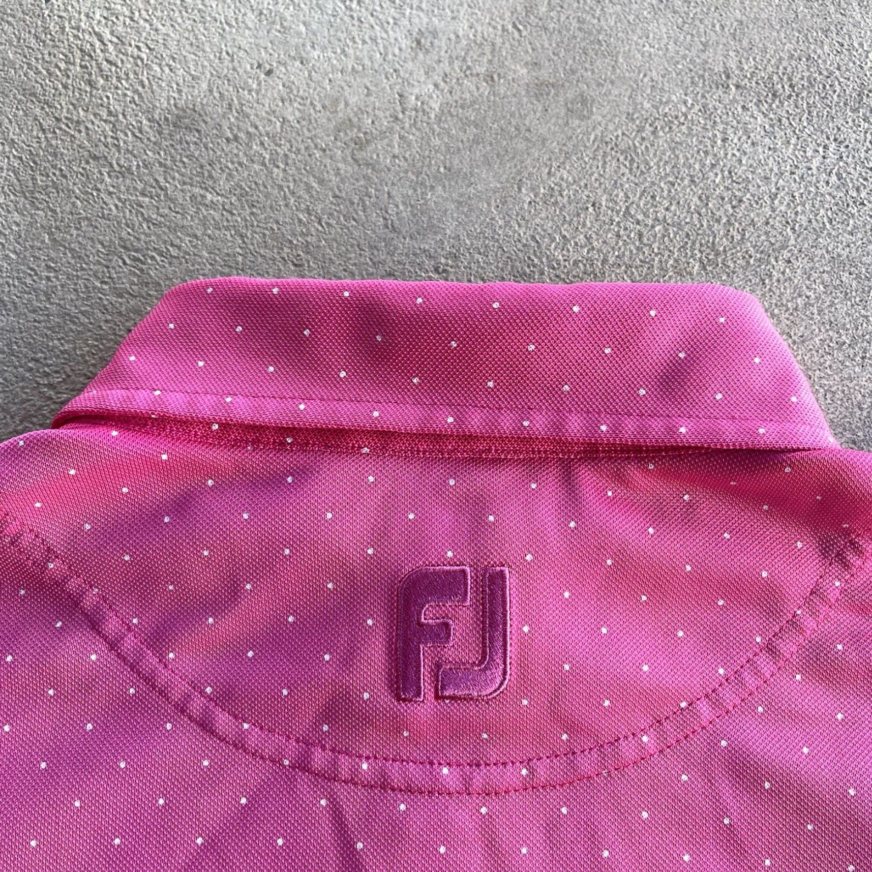 Footjoy Footjoy Polo Shirt Mens Medium Short Sleeve Polo Performance Golf Worn Pink Polka Dot Breathable Lightweight Polyester Spandex Polyester Blend Shirt Size US M / EU 48-50 / 2 - 7 Thumbnail