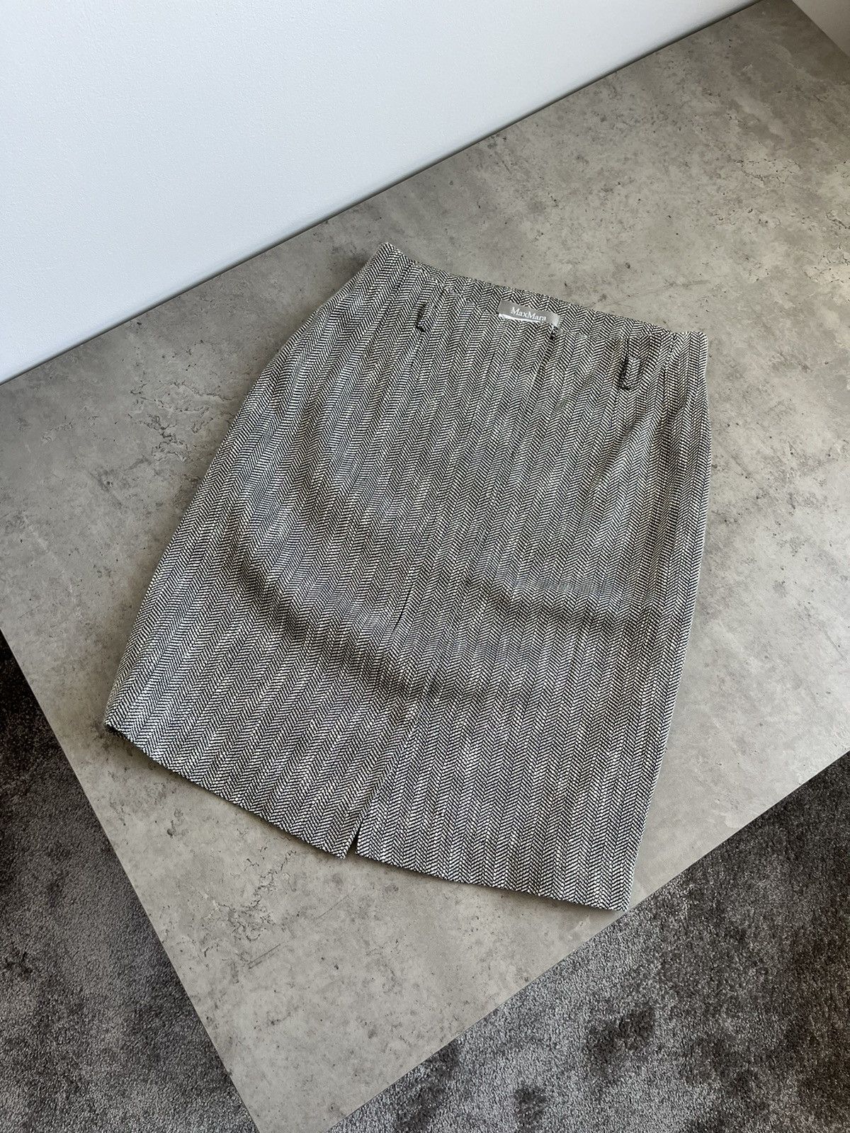 Max Mara Vintage Luxury Max Mara Skirt Size US 12 Size 34" / US 12 / IT 48 - 1 Thumbnail