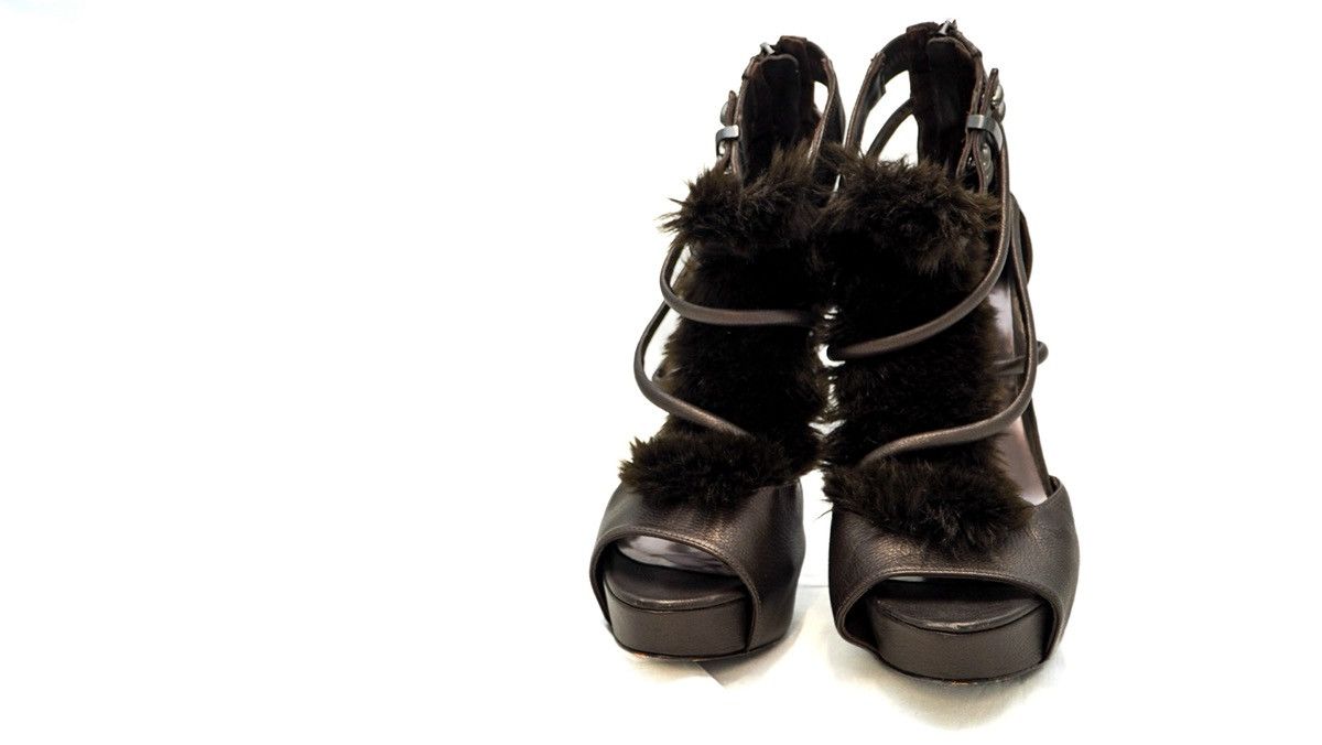 Guess Guess Vintage Fur Heels Size US 7.5 / IT 37.5 - 2 Thumbnail