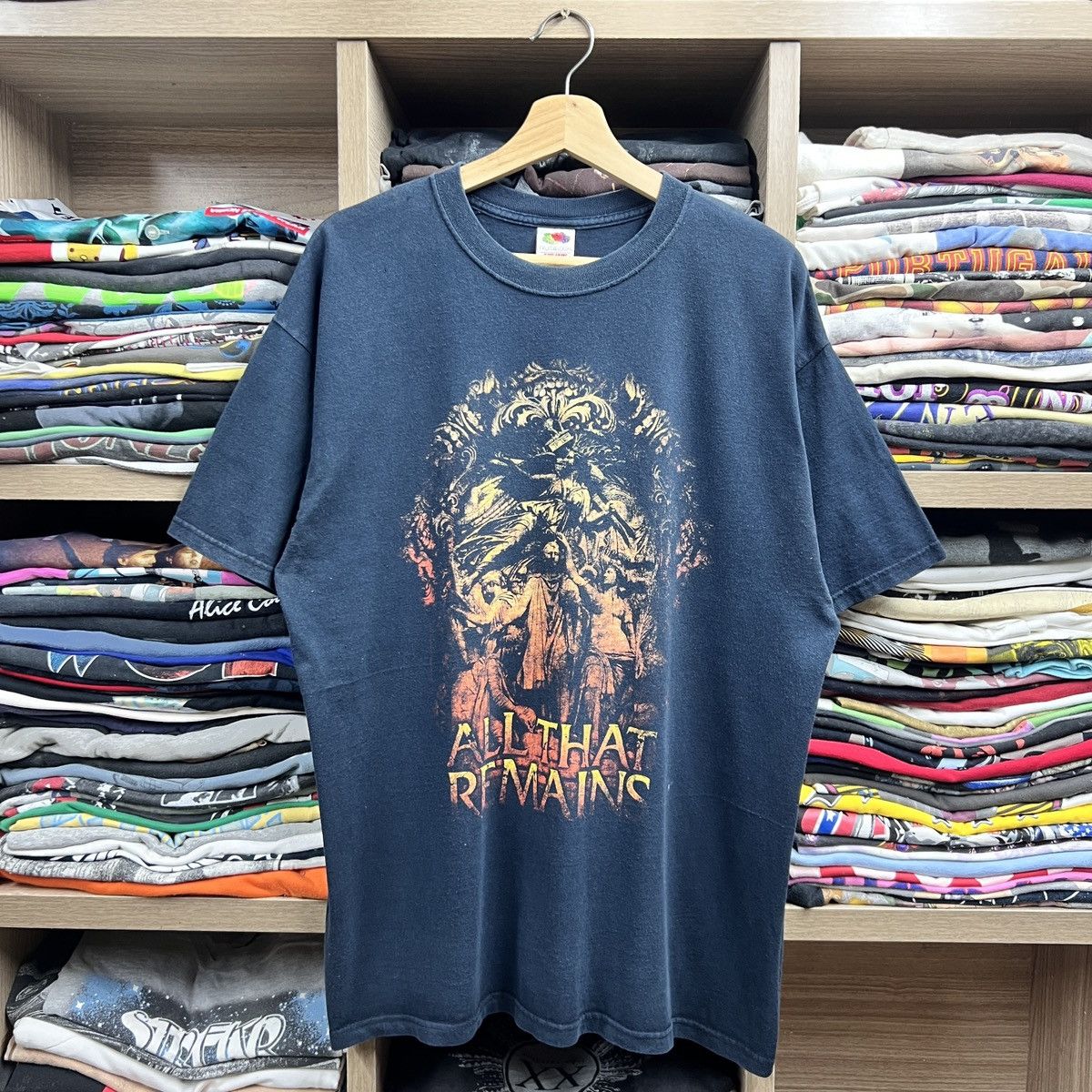 Band Tees VTG ALL THAT REMAINS LARGE GRAPHIC TEE BAND TEE Size US XL / EU 56 / 4 - 1 Thumbnail