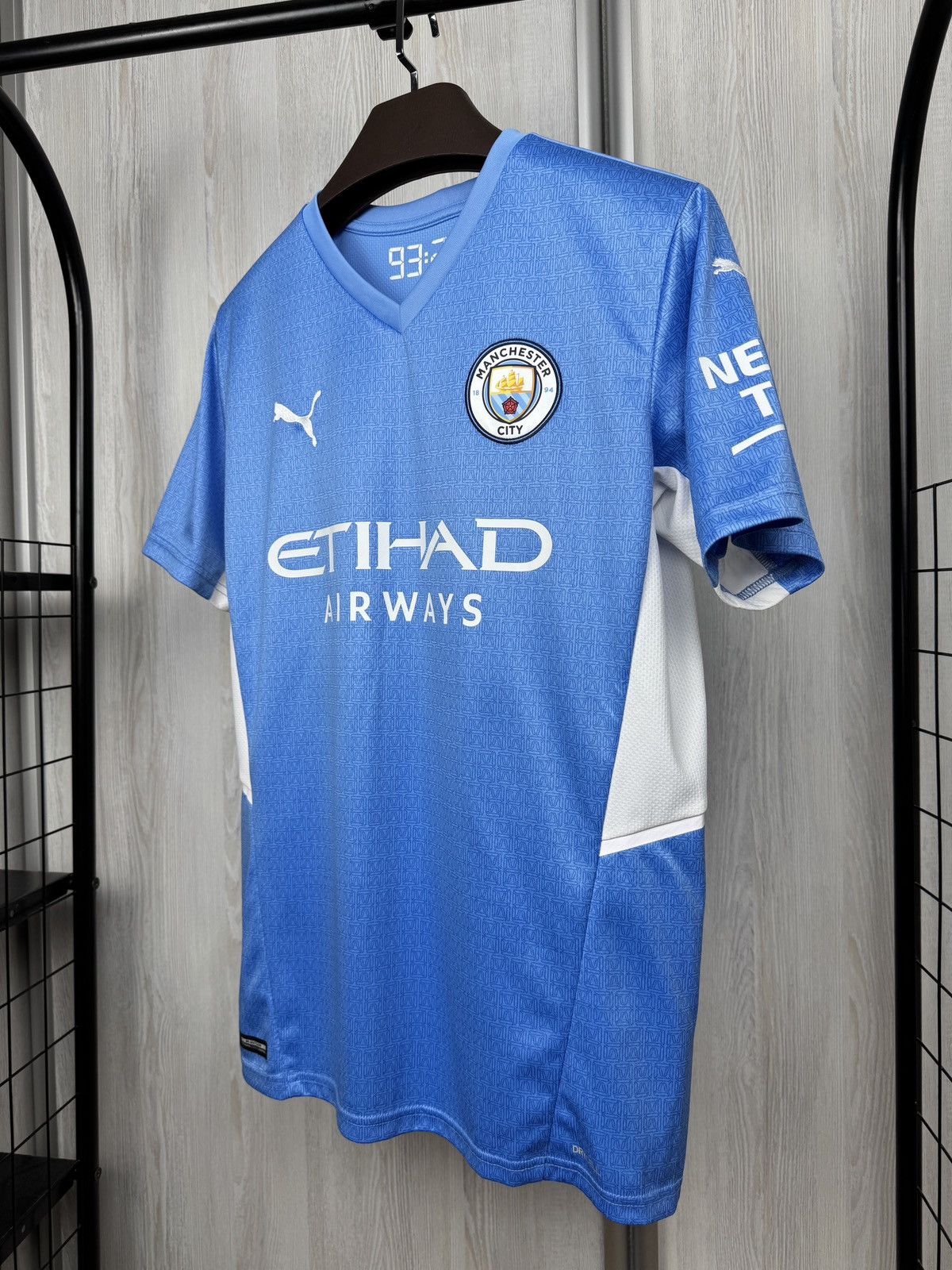 Puma MANCHESTER CITY PUMA 2021 2022 HOME FOOTBALL JERSEY SOCCER Size US M / EU 48-50 / 2 - 6 Thumbnail