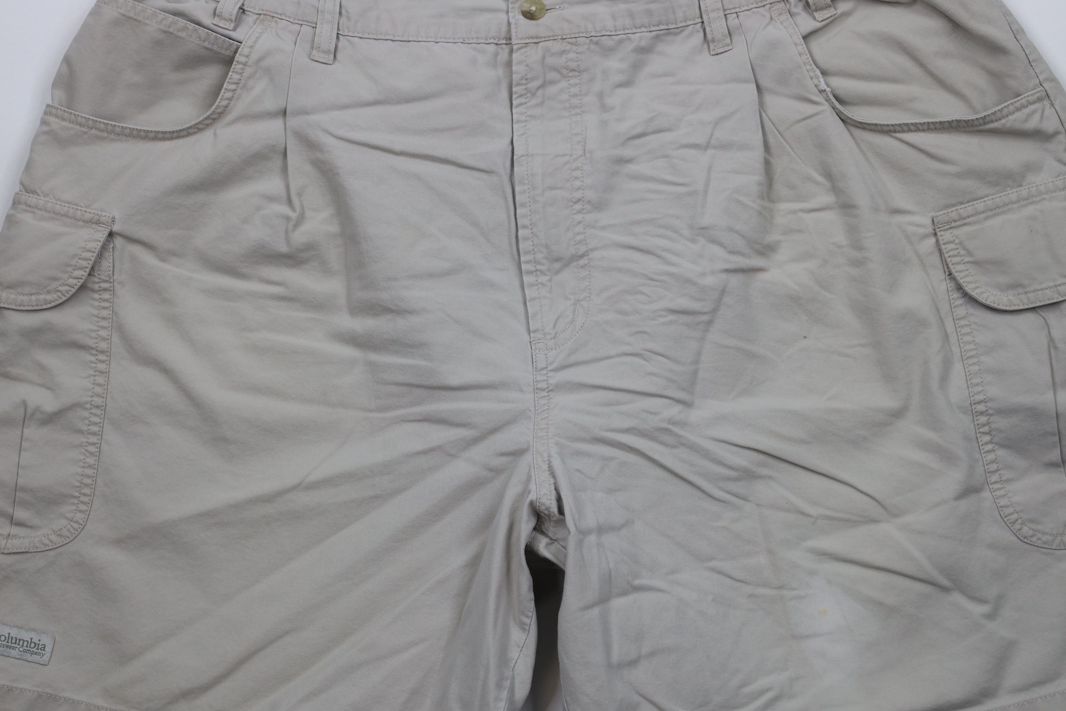 Columbia × Vintage Vintage Columbia Spell Out Above Knee Cargo Shorts Cotton Size US 42 / EU 58 - 3 Thumbnail