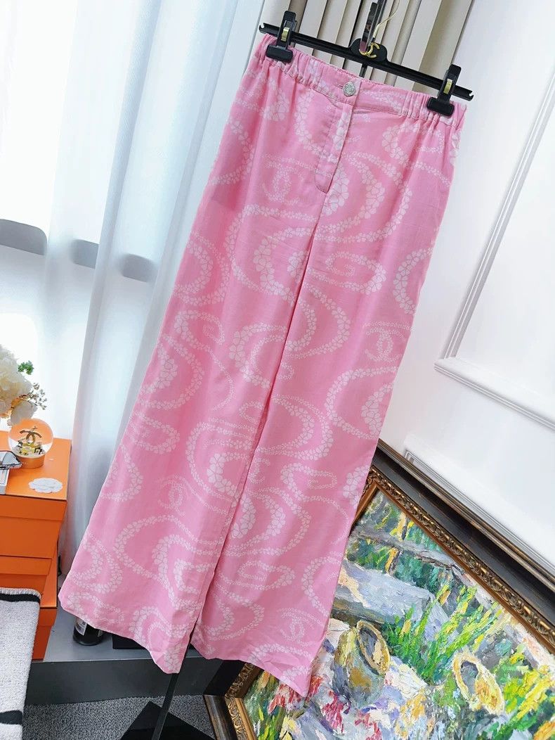 Chanel Chanel Beach series pink print double C mulberry silk casu Size 25" / US 0 / IT 36 - 1 Thumbnail