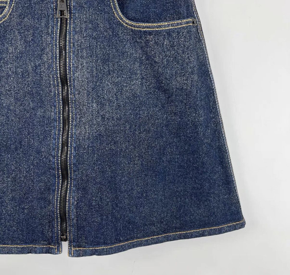 Louis Vuitton Louis Vuitton Zip-Up Denim A-Line Skirt K12 Size 25" / US 0 / IT 36 - 5 Thumbnail