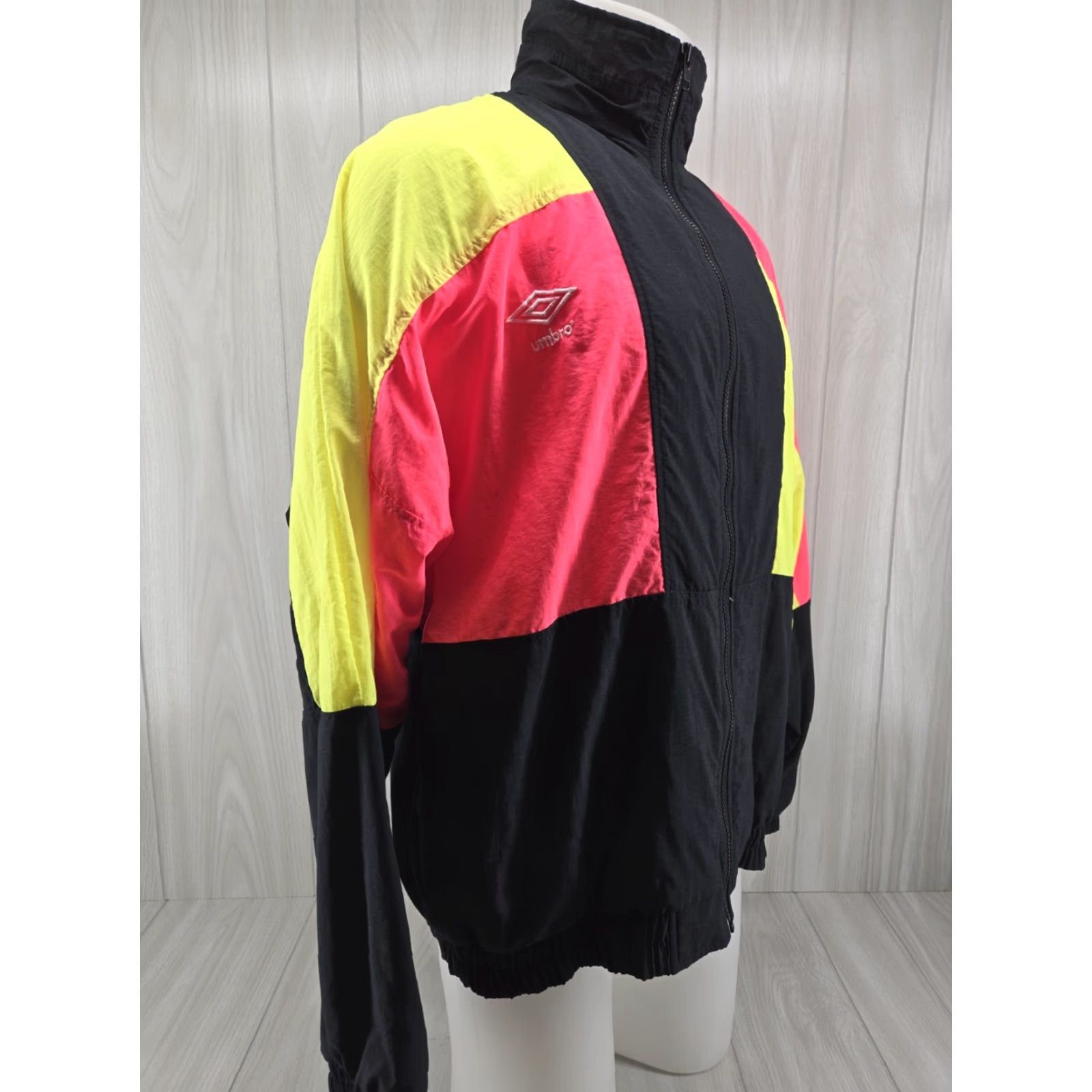 Umbro VINTAGE Umbro Windbreaker Jacket MENS XL 80s 90s Neon Surf Soccer Nylon Black Vintage: Yes Size US XL / EU 56 / 4 - 4 Thumbnail