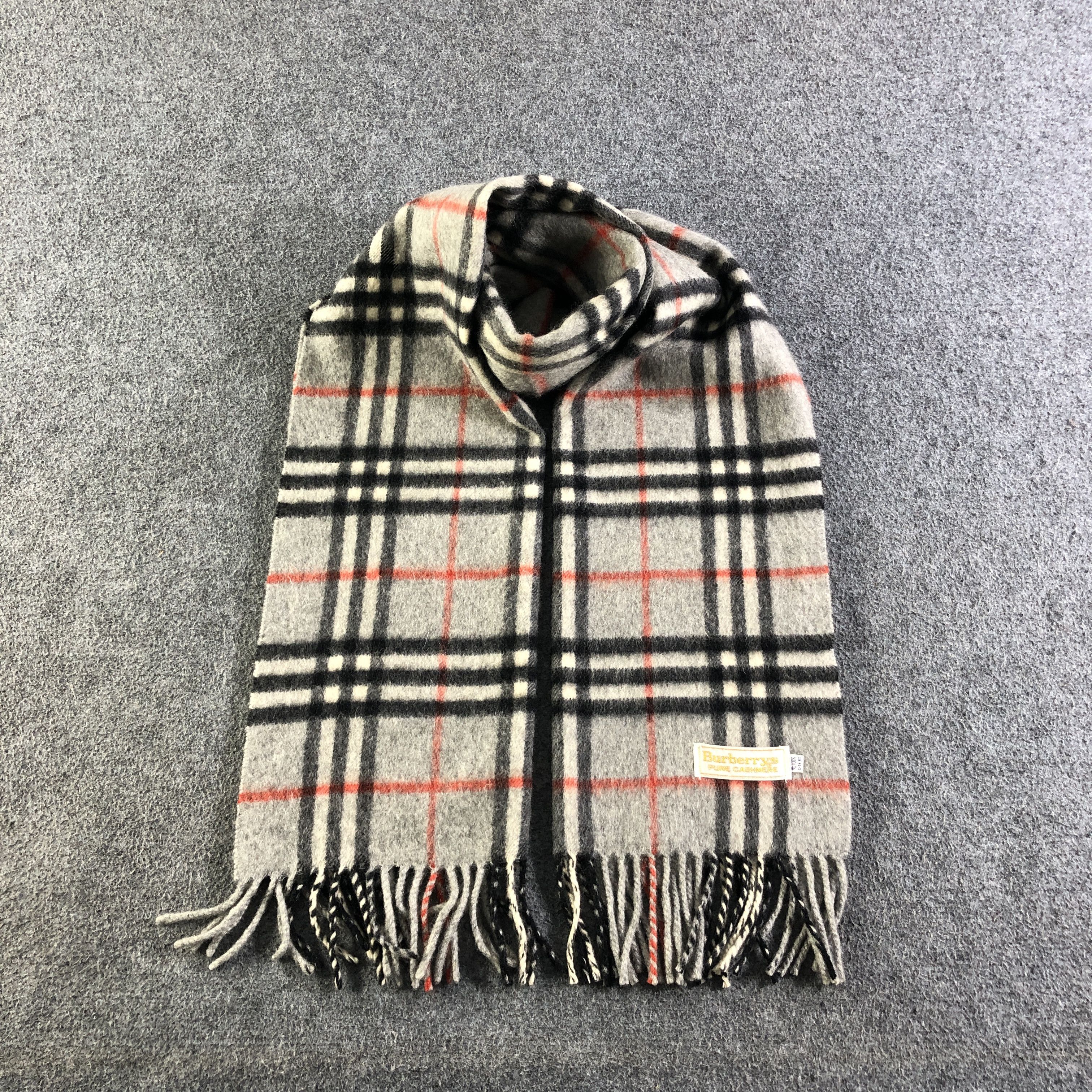 Burberry Burberry Nova Check Cashmere Scarf Muffler V2690 Size ONE SIZE - 1 Thumbnail