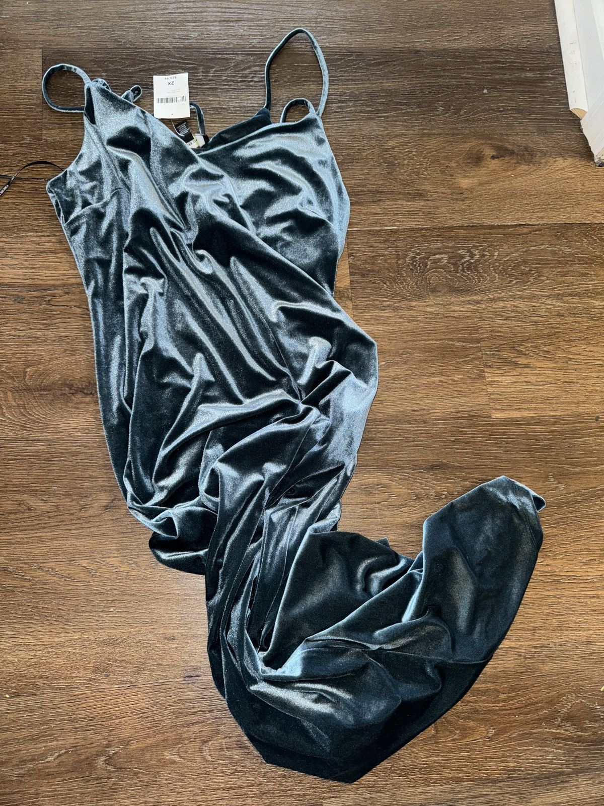 Forever 21 Forever 21 blue velvet maxi dress with cross straps Size XXL / US 16-18 / IT 52-54 - 4 Thumbnail