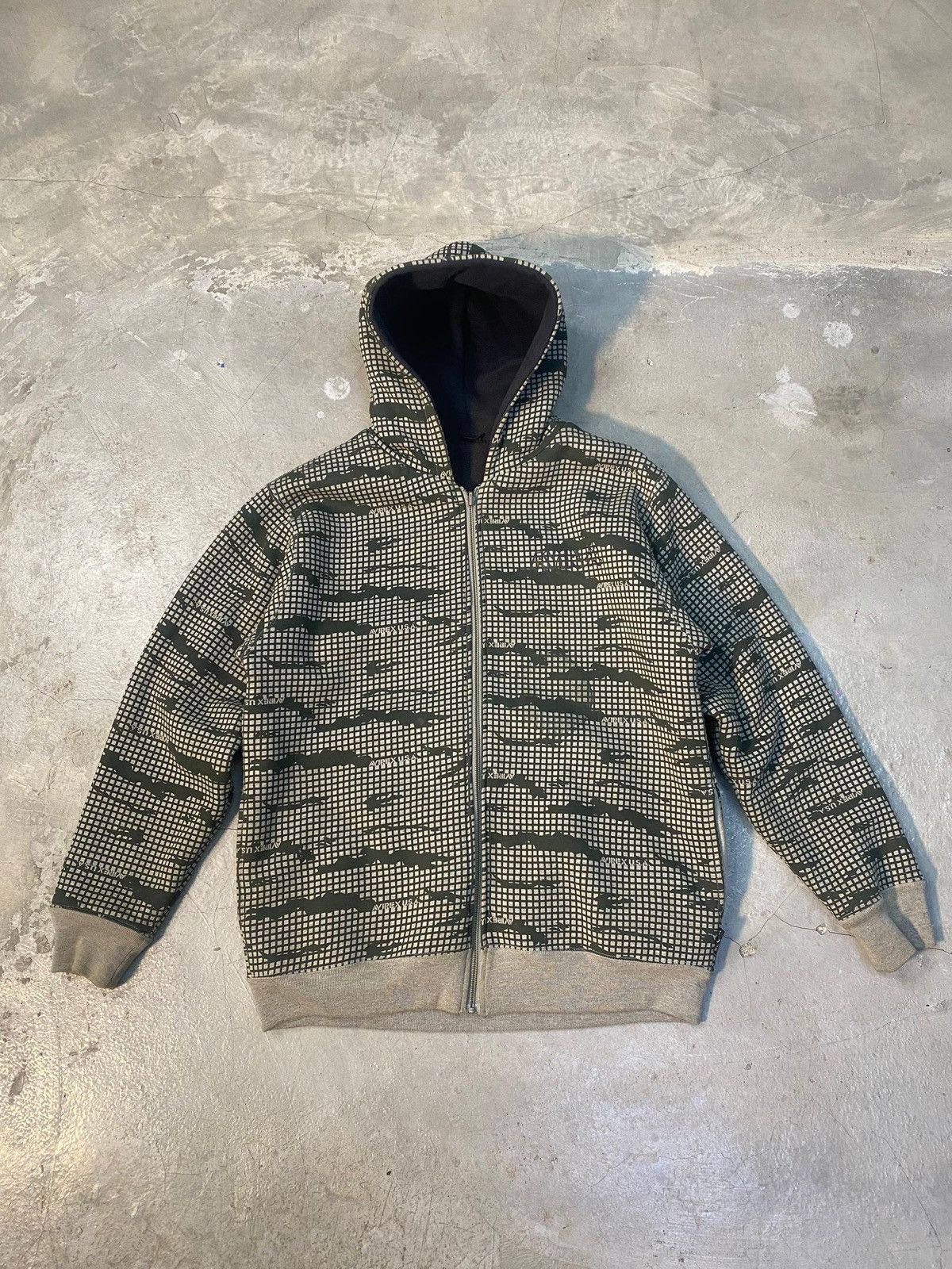 Avirex Vintage Avirex USA Reversible Pixel Camo Full Zip Hoodie Size US L / EU 52-54 / 3 - 1 Thumbnail