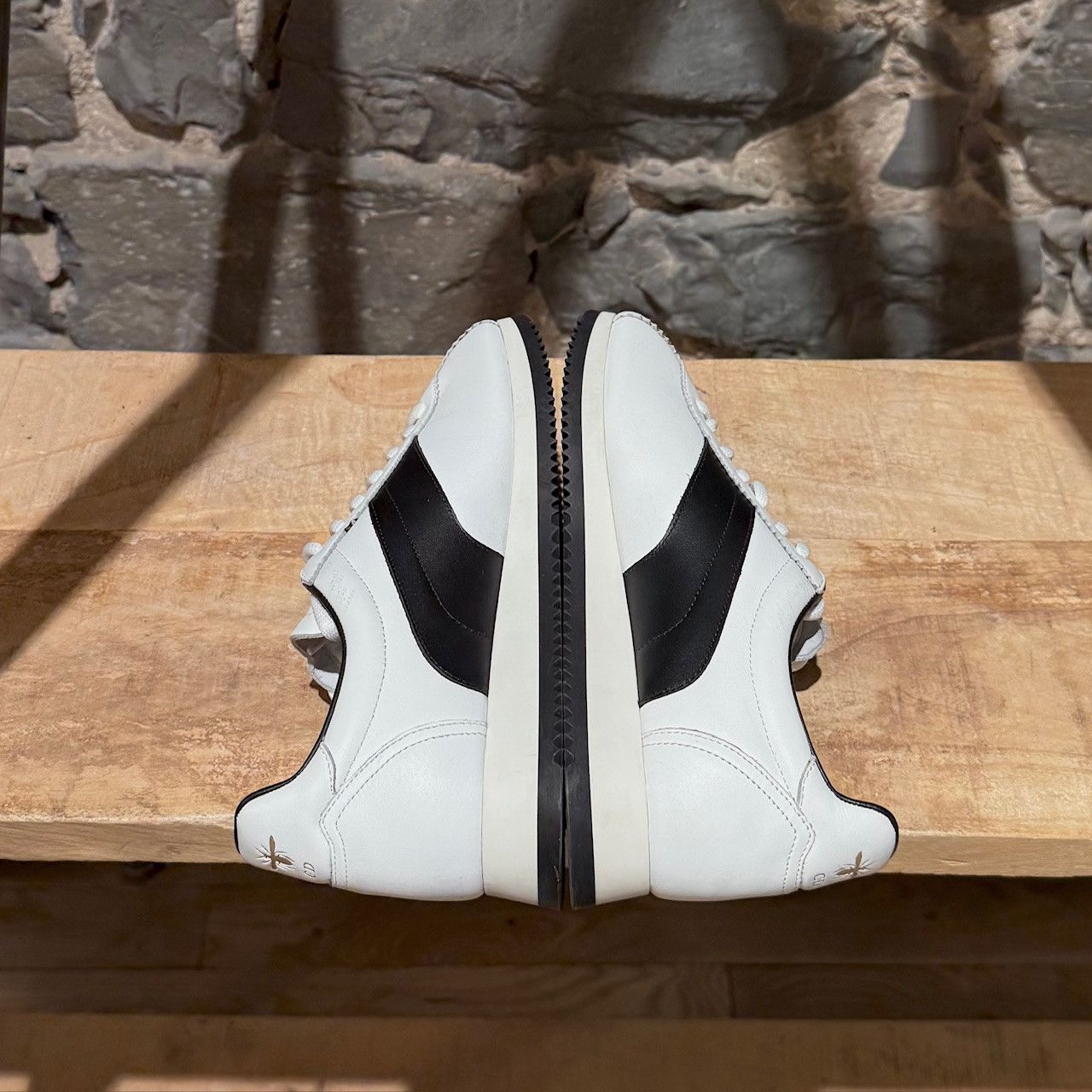 Dior Christian Dior White Leather Diorun Logo Sneakers Size US 5 / IT 35 - 8 Thumbnail
